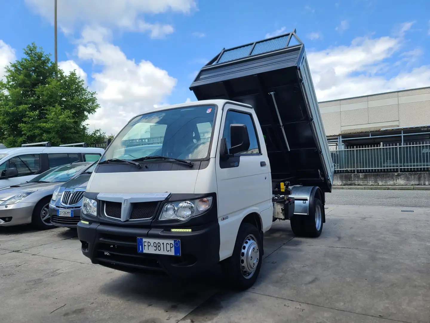 Piaggio Porter MAXXI RIBALTABILE TRILATERALE Wit - 1