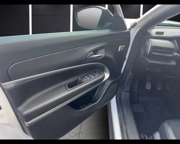 Jeep Avenger view 15
