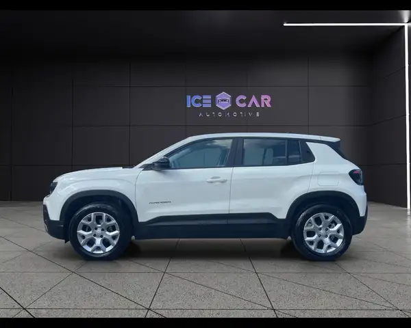 Jeep Avenger view 8
