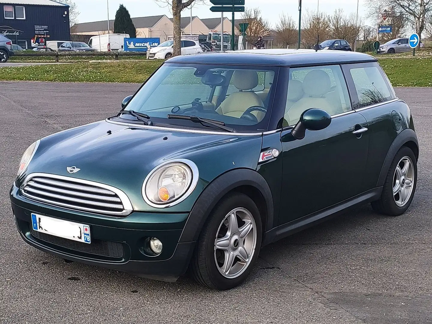 MINI Cooper Hatch 1.6i - 120 Cooper Grün - 1