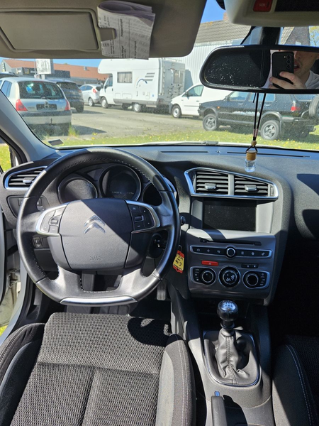 Citroen C4 Lim. Selection — photo 15