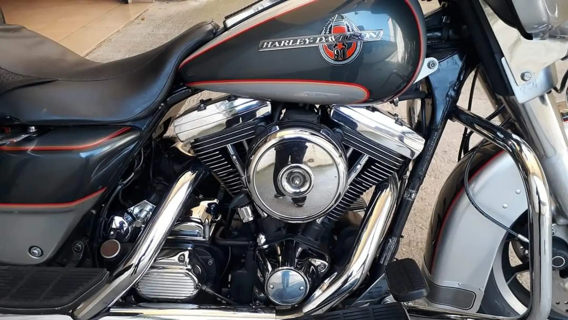 Harley-Davidson Electra Glide 90 anniversario SCAMBIO Gris - 1