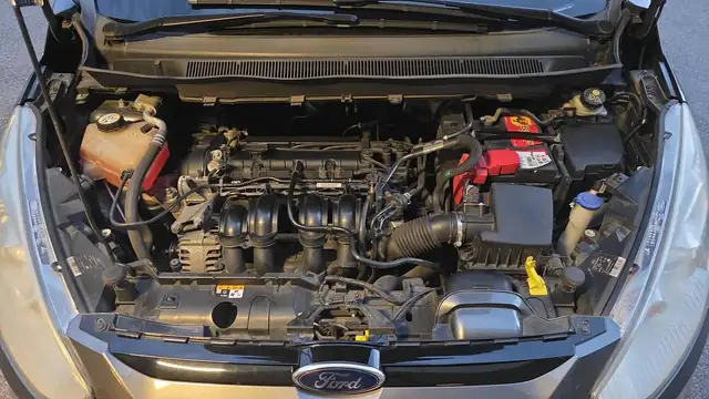 Ford B-Max view 15