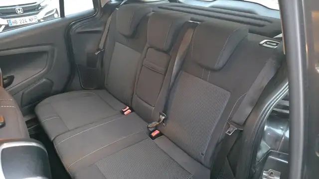 Ford B-Max view 9