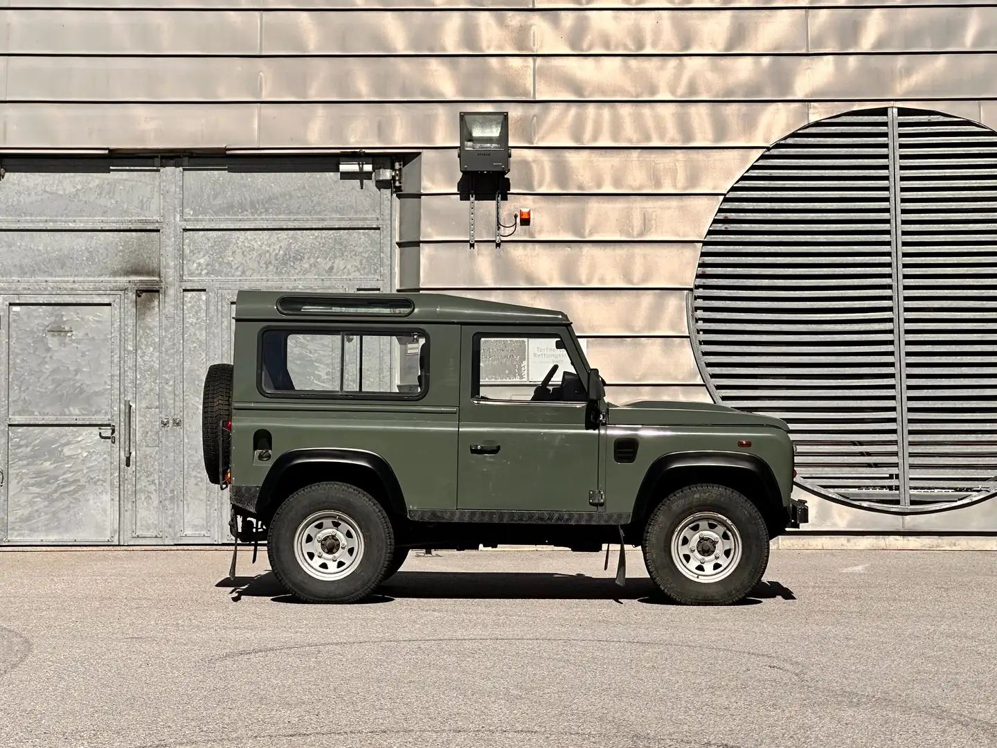 Land Rover Defender 90 E Station Wagon / 4x4 Allrad / 4 Sitzer ... Grau - 1