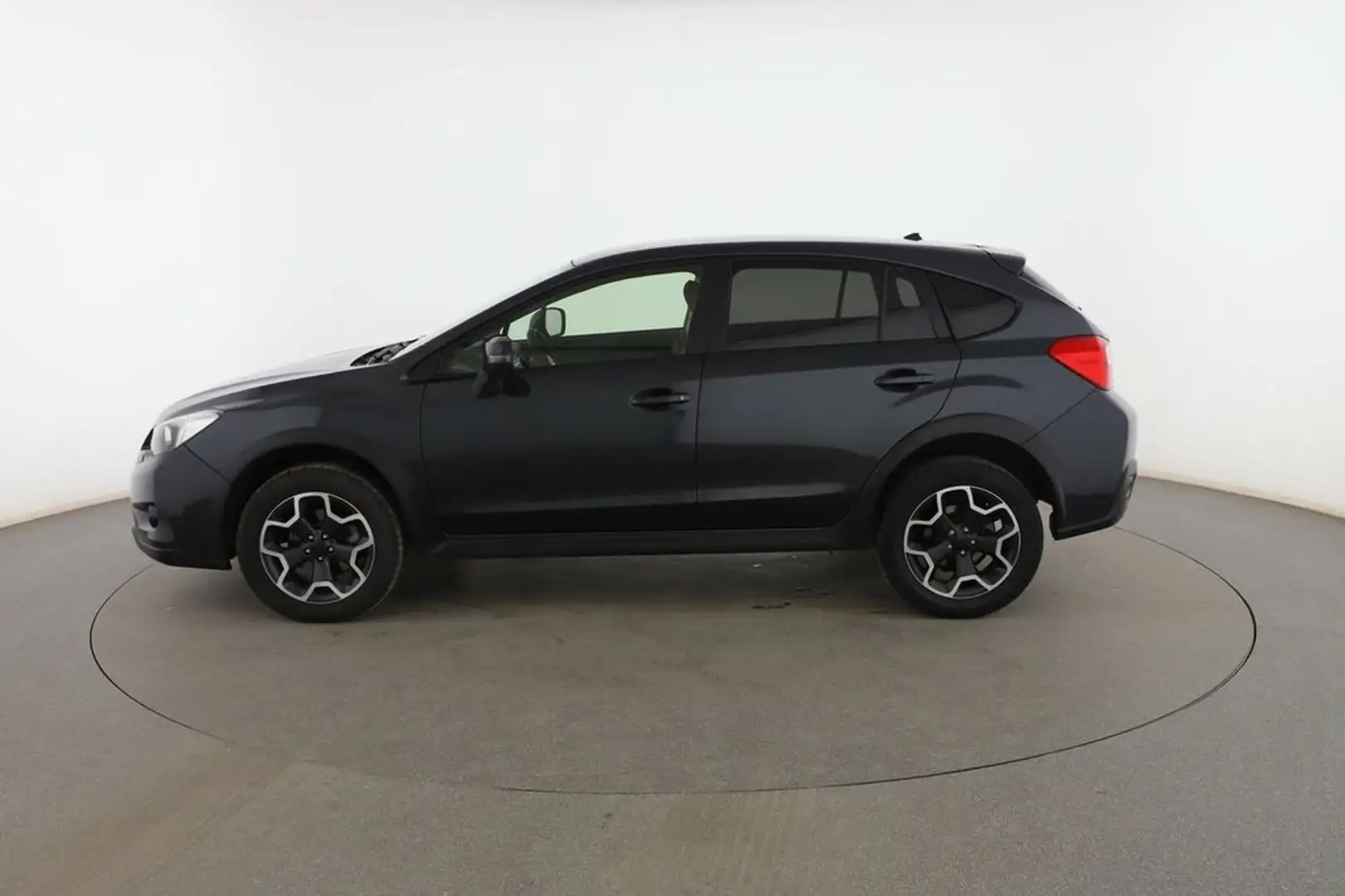 Subaru XV 2.0 Executive Grijs - 2