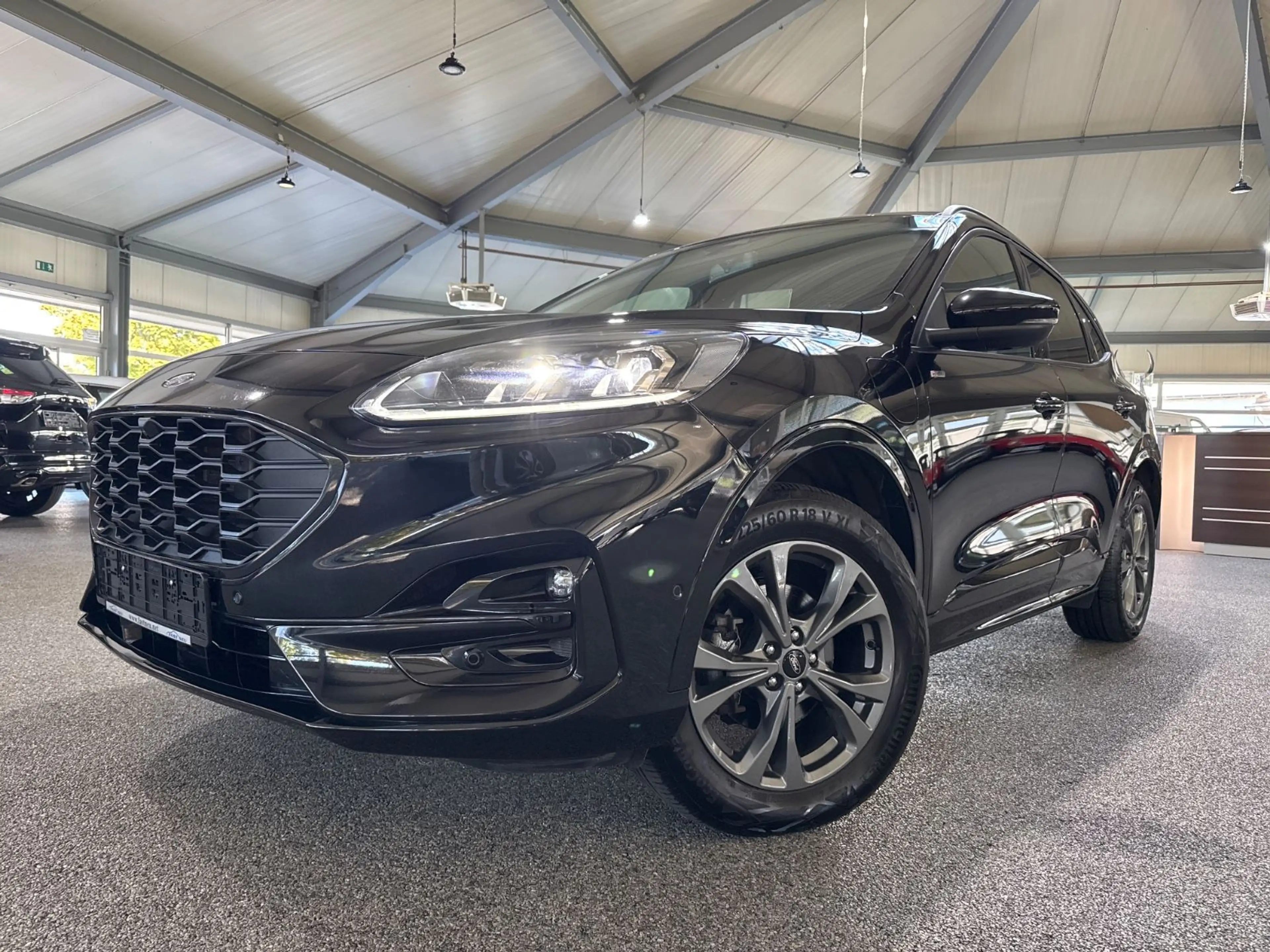 Ford Kuga 2.5i PheV ST-Line Headup RfK ACCNavi