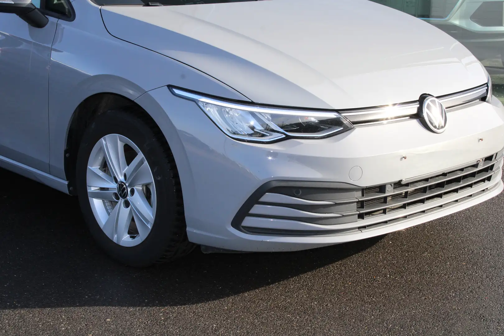 Volkswagen Golf 1.0 eTSI LIFE DSG-AC-NAVI-APP C-TEL-VEEL OPTIES Grijs - 2