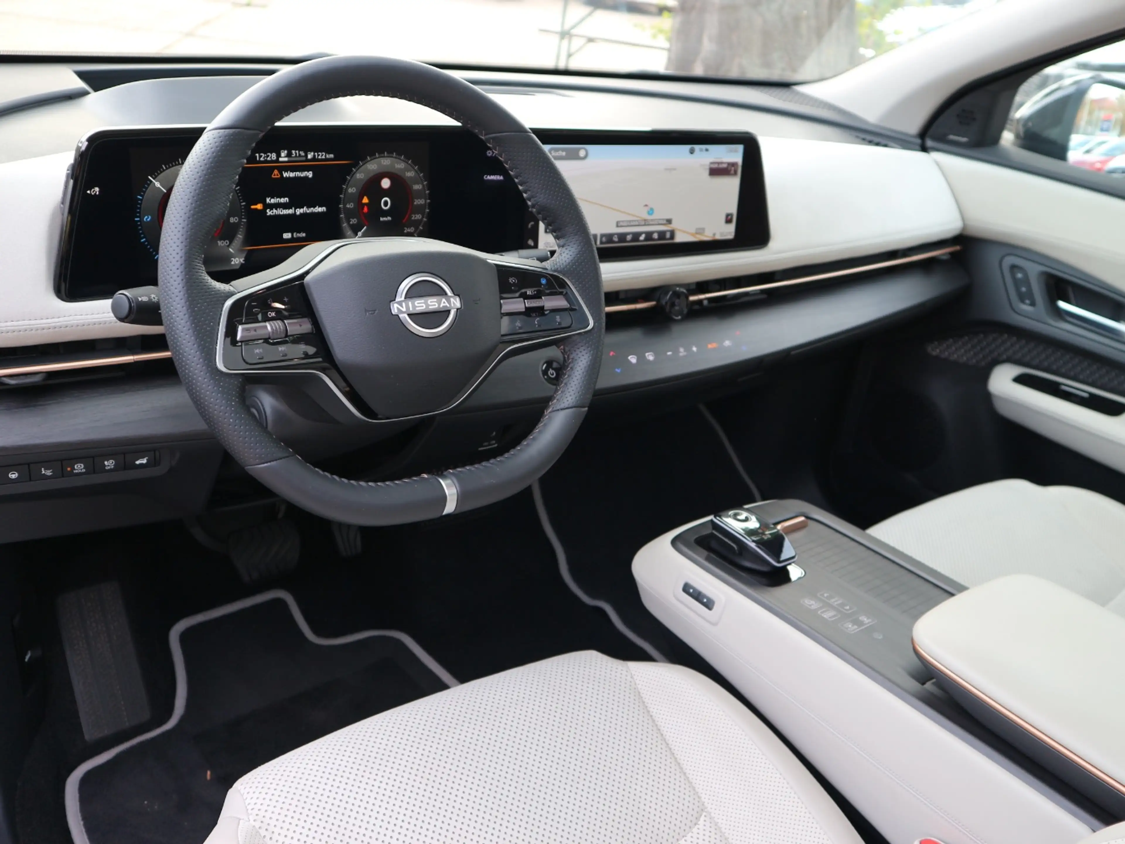 Nissan Ariya (87kWh|22kW-OBC) Evolve Pack e-4orce ACC — photo 18