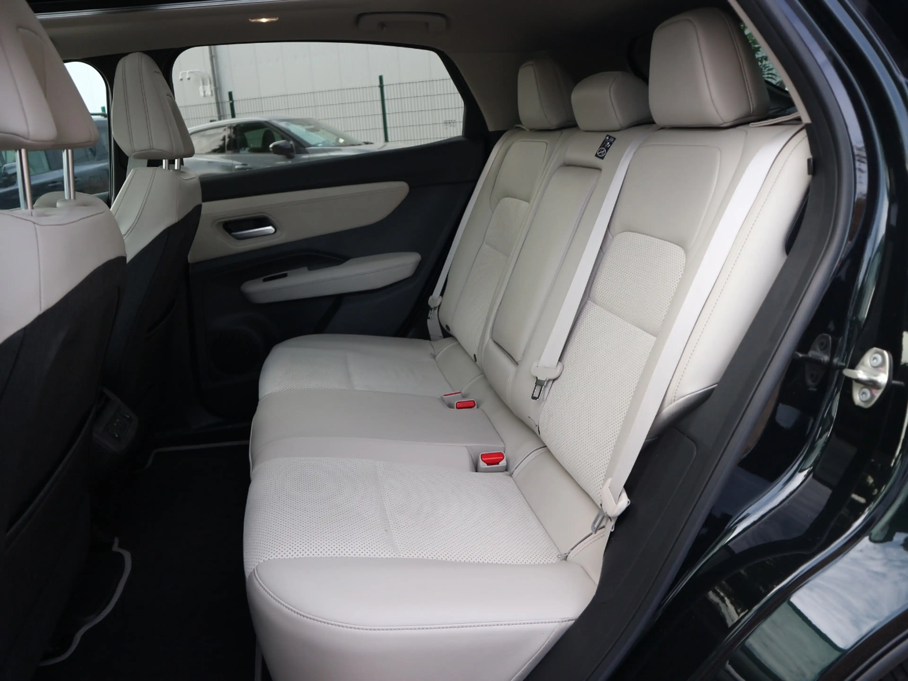 Nissan Ariya (87kWh|22kW-OBC) Evolve Pack e-4orce ACC — photo 26