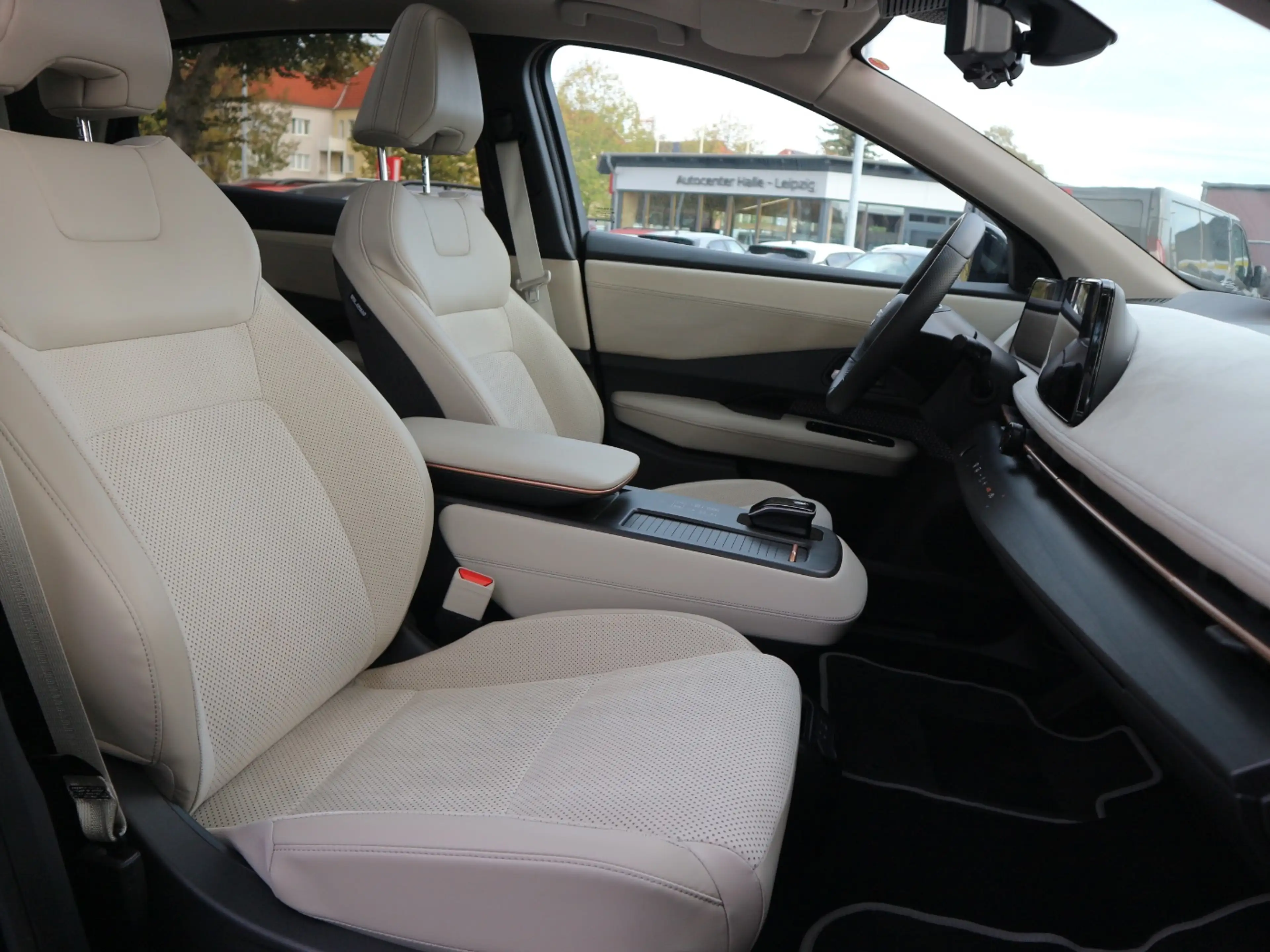 Nissan Ariya (87kWh|22kW-OBC) Evolve Pack e-4orce ACC — photo 23