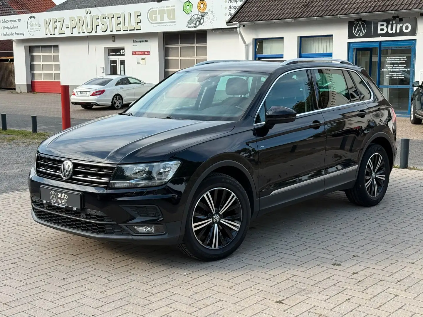 Volkswagen Tiguan .2,0 TDI, AHK, Zahnriemen neu, TÜV neu Schwarz - 1