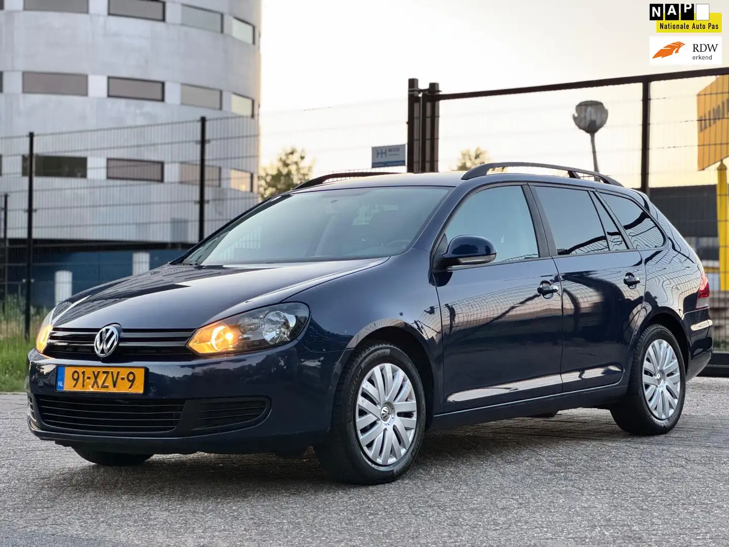 Volkswagen Golf Variant 1.6 TDI Trendline BlueMotion/IN TOPSTAAT/ORIGINEEL Blue - 1
