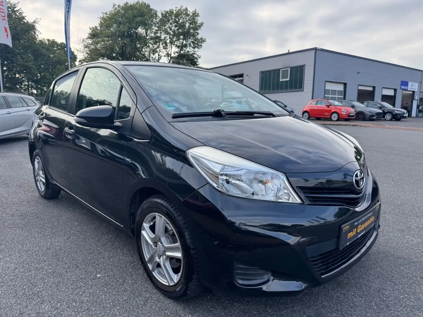 Toyota Yaris YARIS/COOL/2.HD/KLIMA/ALU/69TKM/5TRG/SERV.-NEU Schwarz - 2