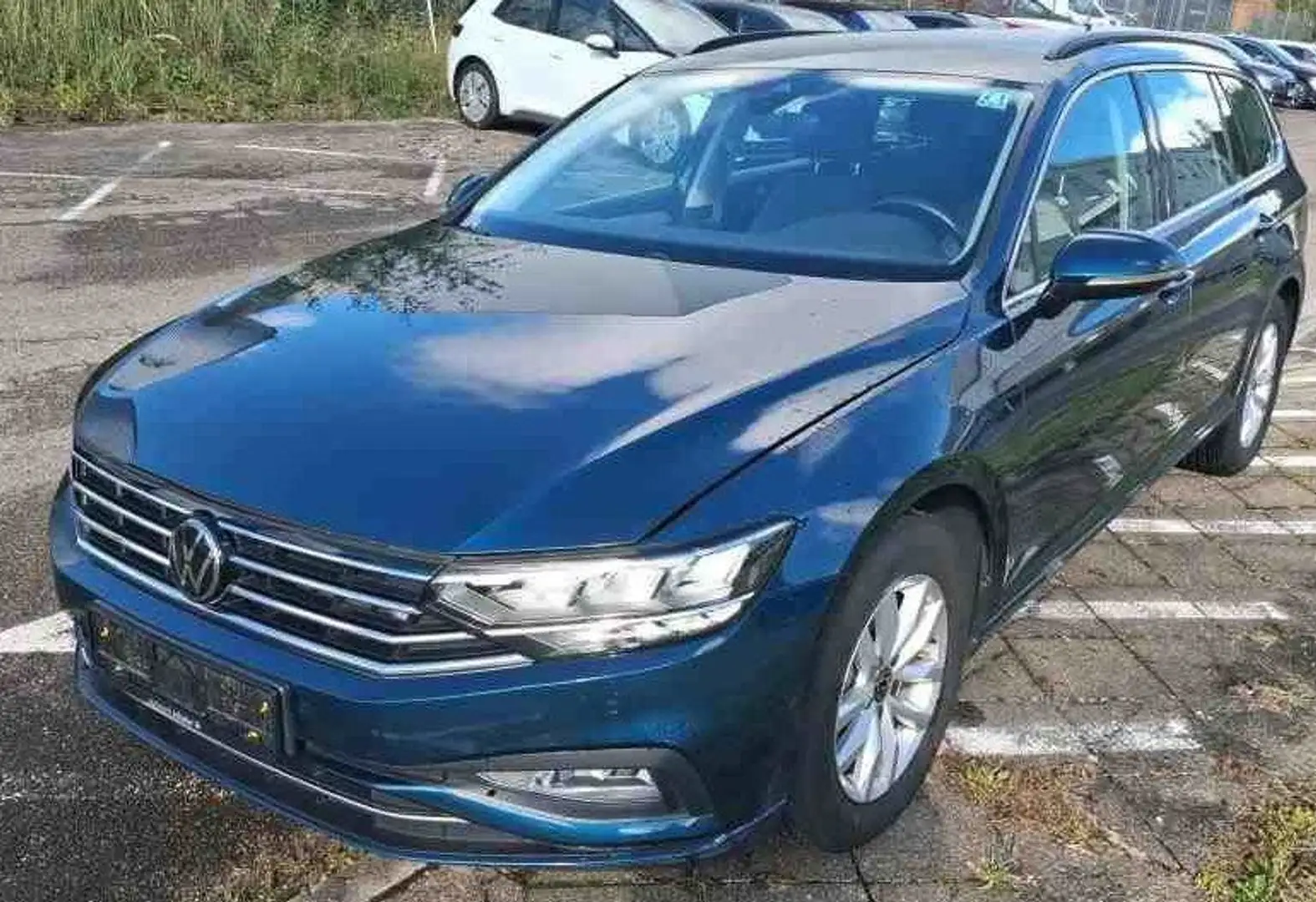 Volkswagen Passat Variant Business 2.0 TDI SCR 110kW DSG SHZ StHz AHK Kamera Blau - 1