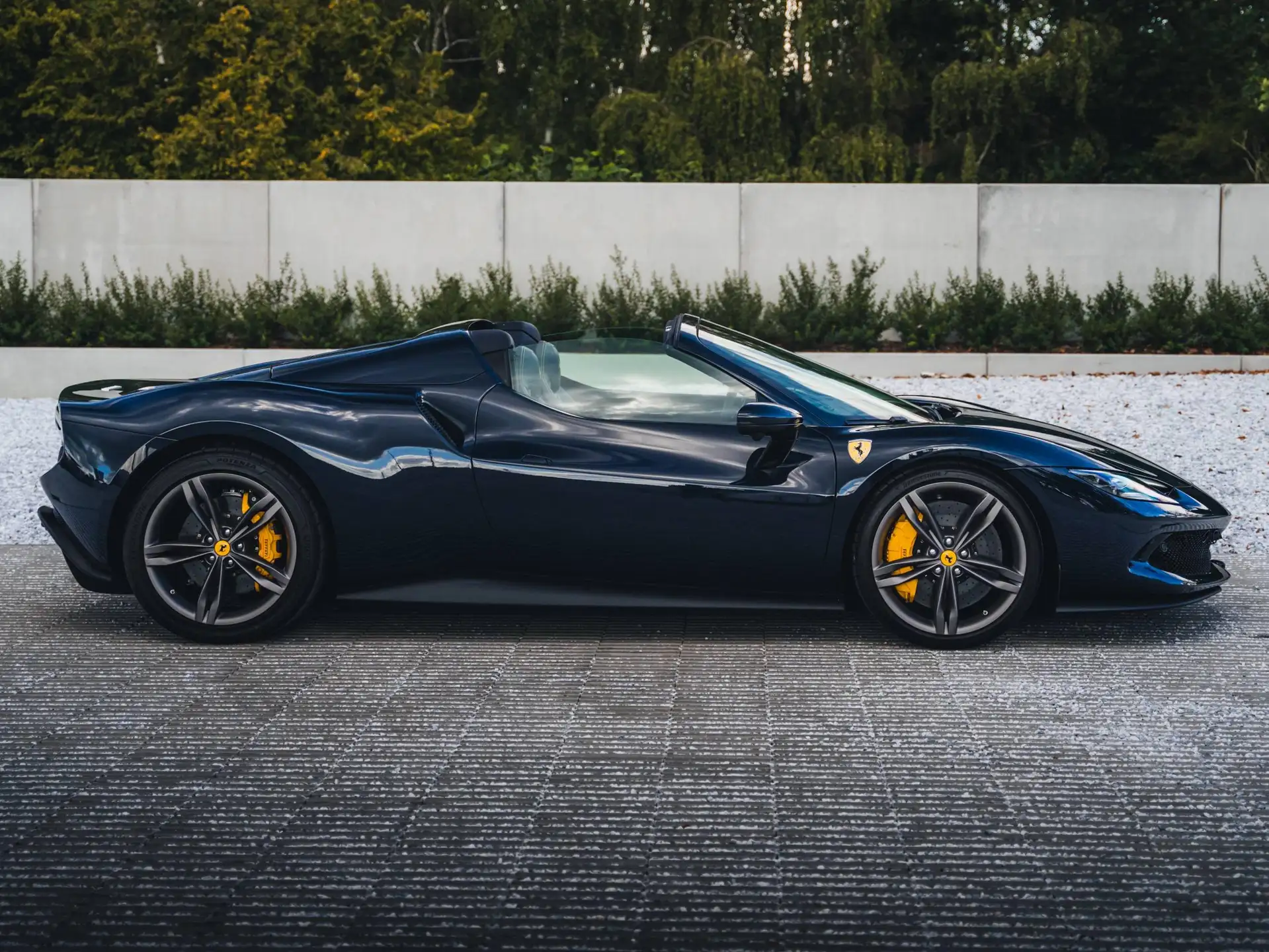 페라리 296 GTS 2025 블랙 사진 6
