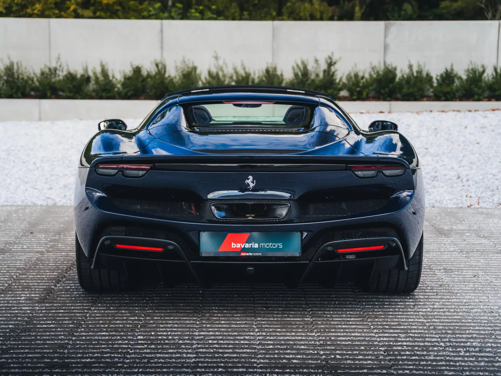 페라리 296 GTS 2025 블랙 사진 8