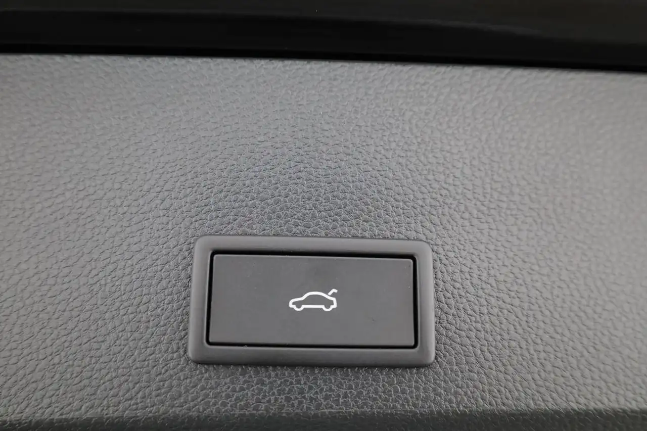 SEAT Ateca 1.5 TSI DSG Style, AHK, Navi, Kamera, el. Klappe 15