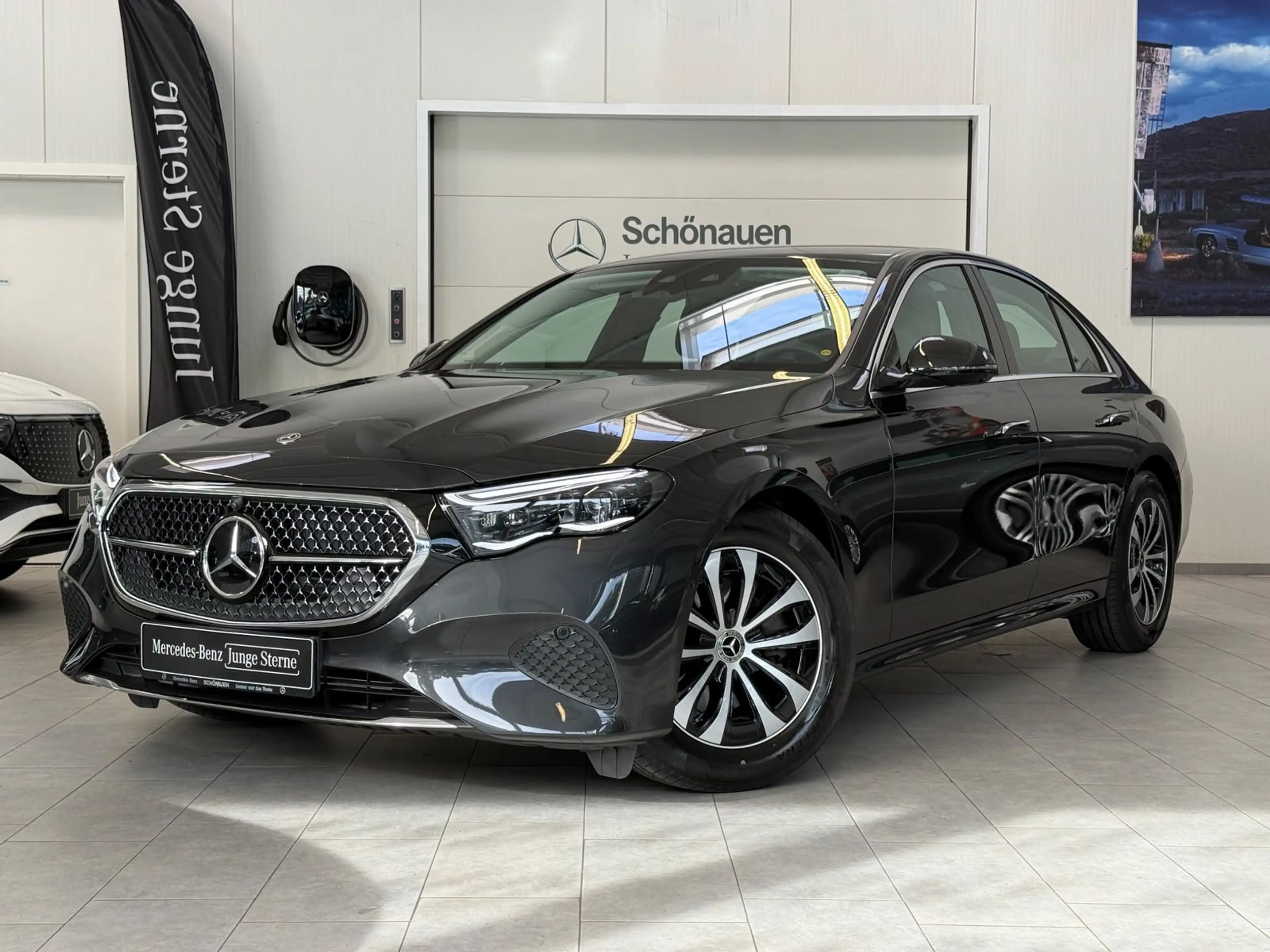 Mercedes-Benz E 220 d Avantgarde DISTR+AHK+MEMORY+360°+KEYLESS — photo 2