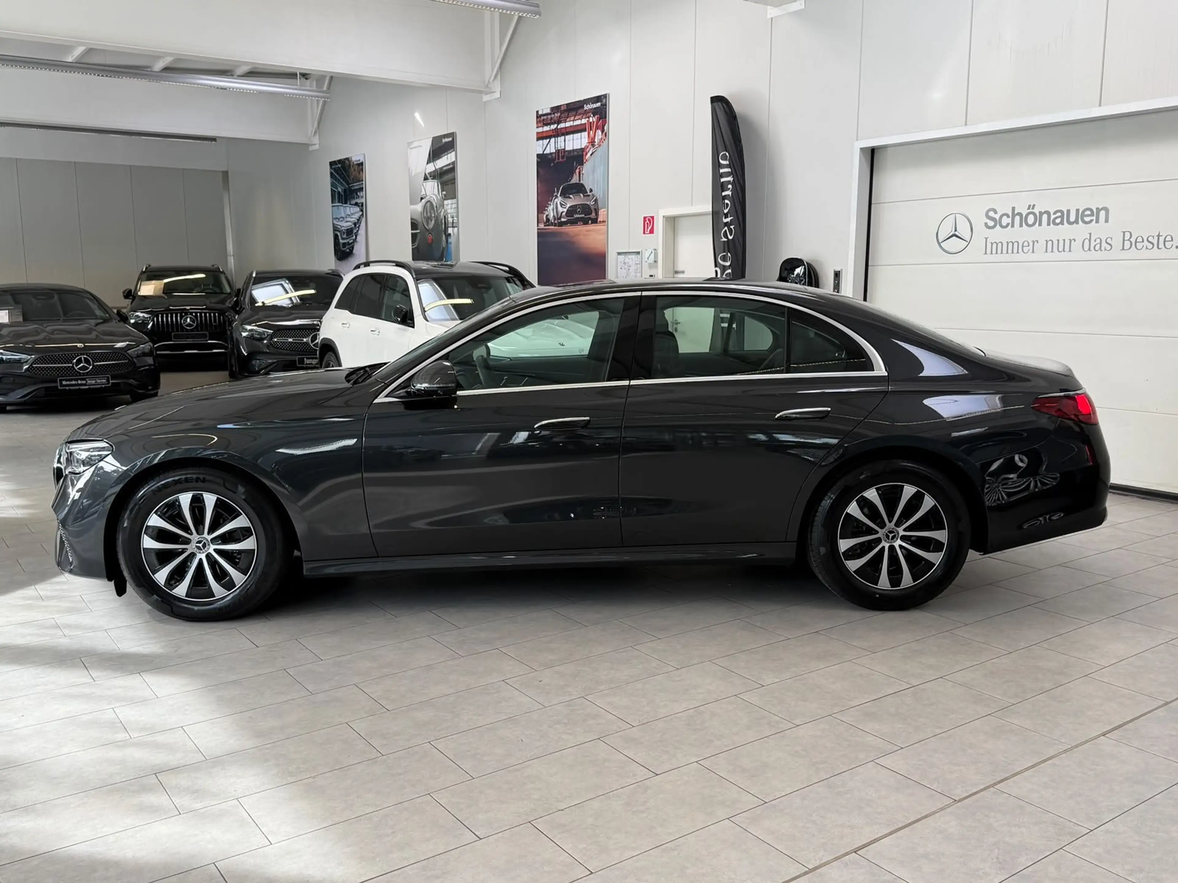 Mercedes-Benz E 220 d Avantgarde DISTR+AHK+MEMORY+360°+KEYLESS — photo 4
