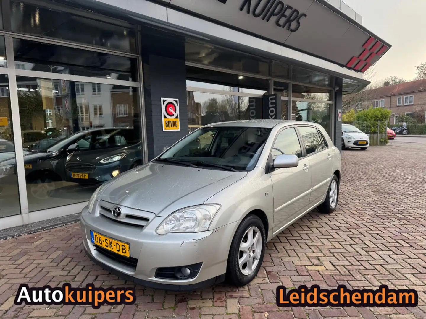 Toyota Corolla 1.6 VVT-i Anniversary Grijs - 2