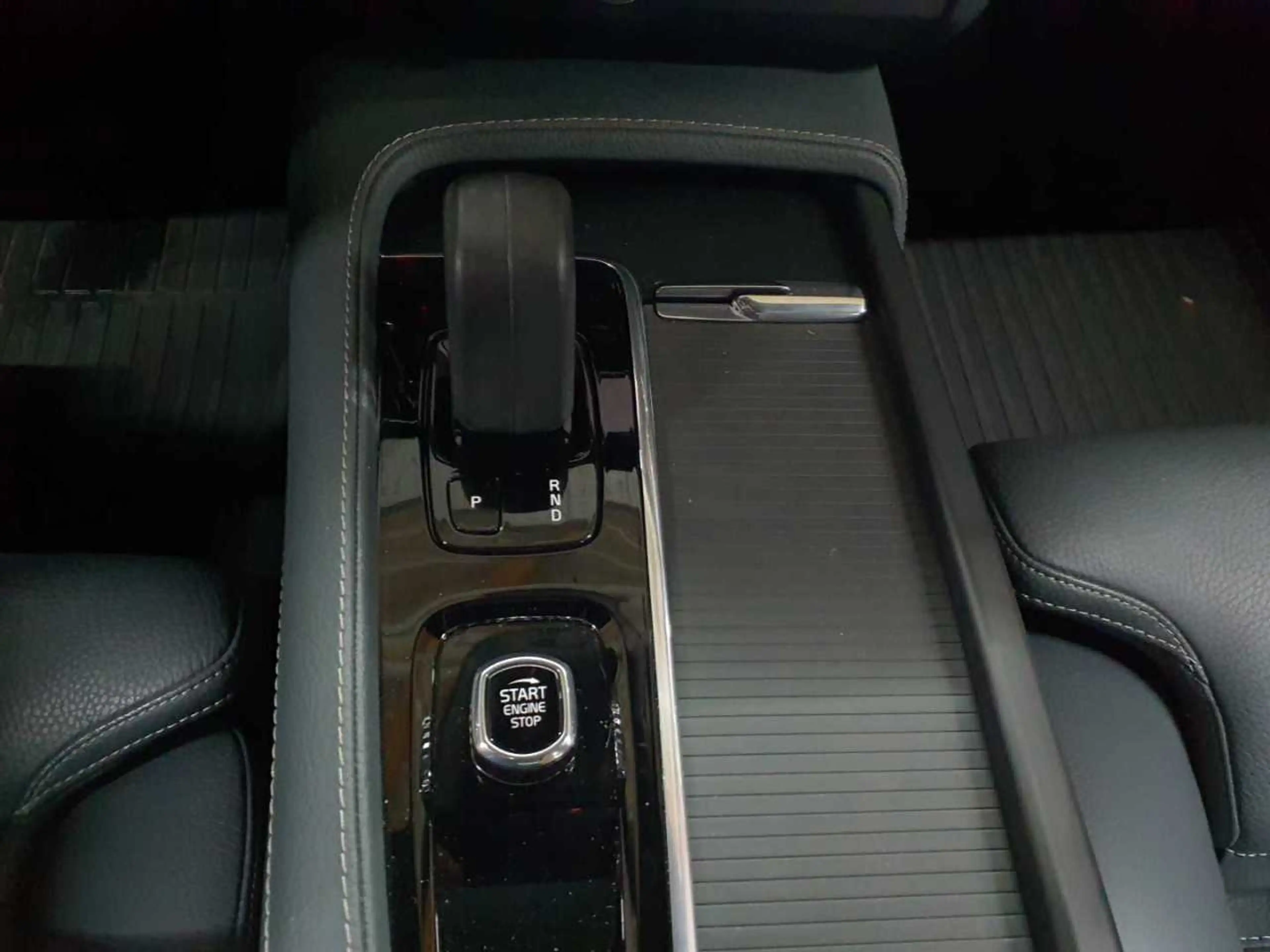 Volvo V90 V90 Cross Country B4 D AWD Pro AHK PANO LEDER — photo 10