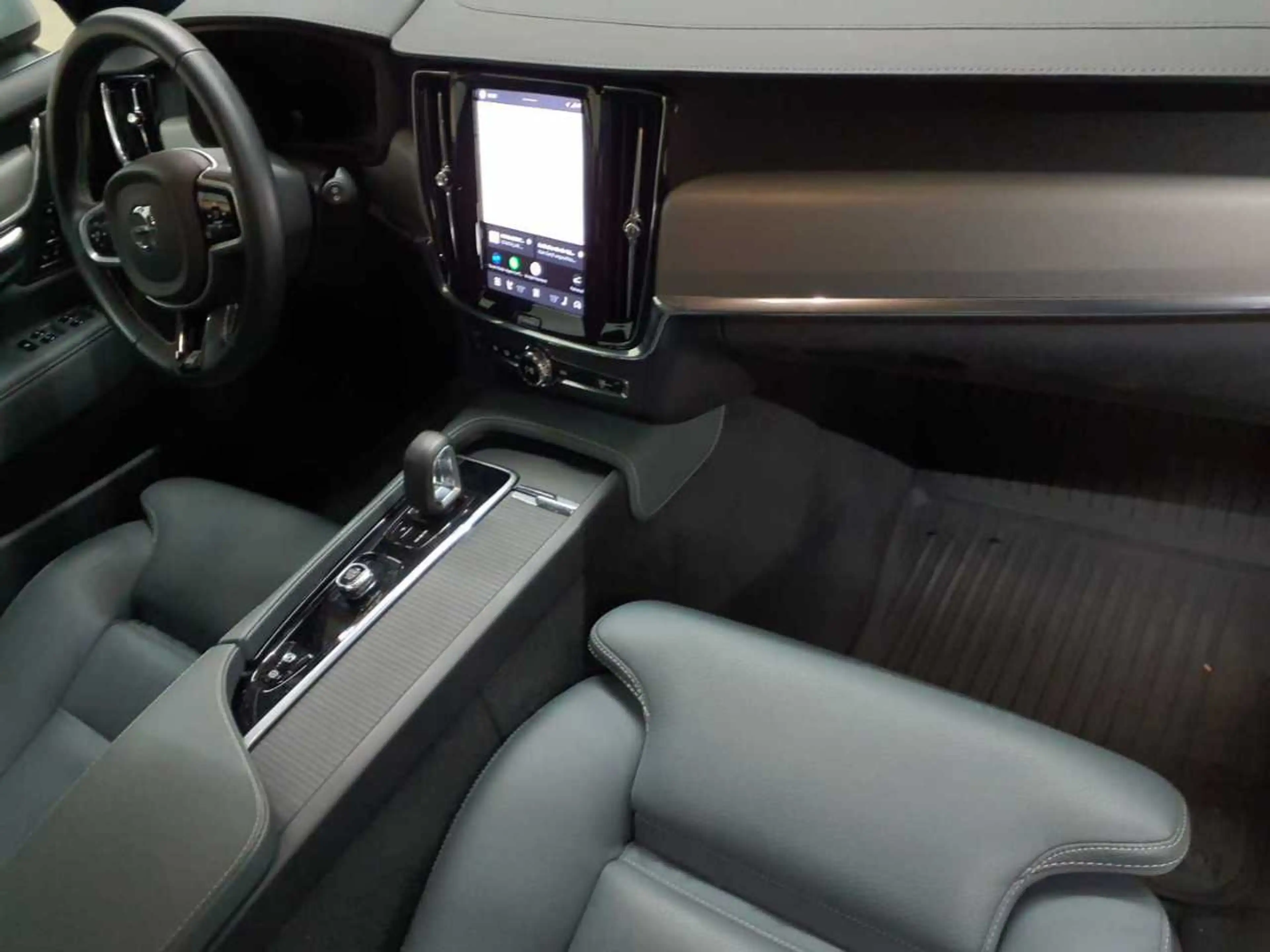 Volvo V90 V90 Cross Country B4 D AWD Pro AHK PANO LEDER — photo 9