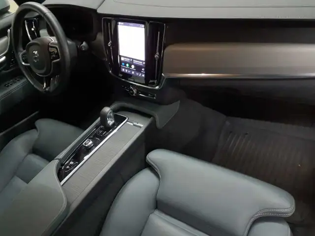 Volvo V90 view 9