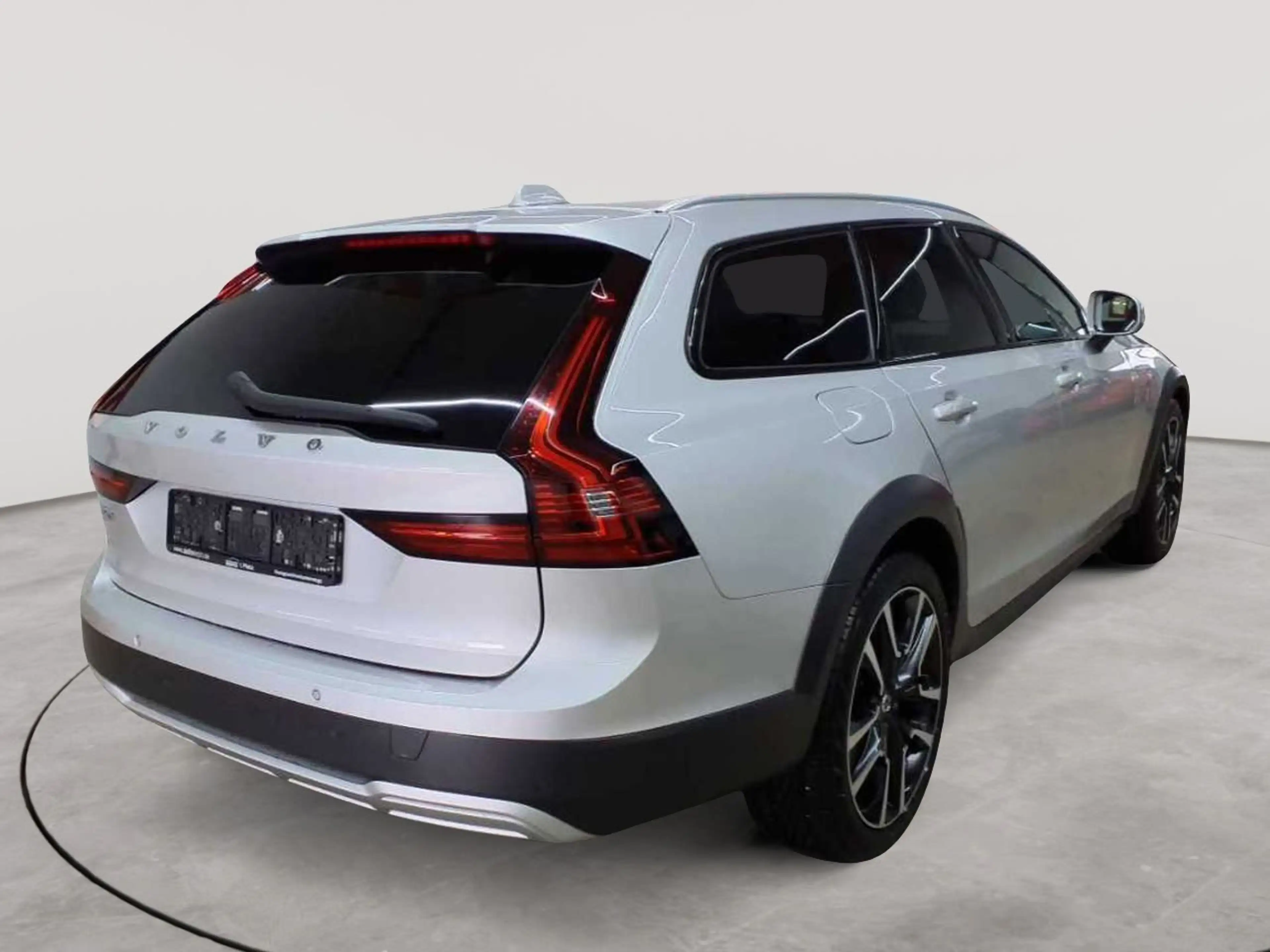 Volvo V90 V90 Cross Country B4 D AWD Pro AHK PANO LEDER — photo 4