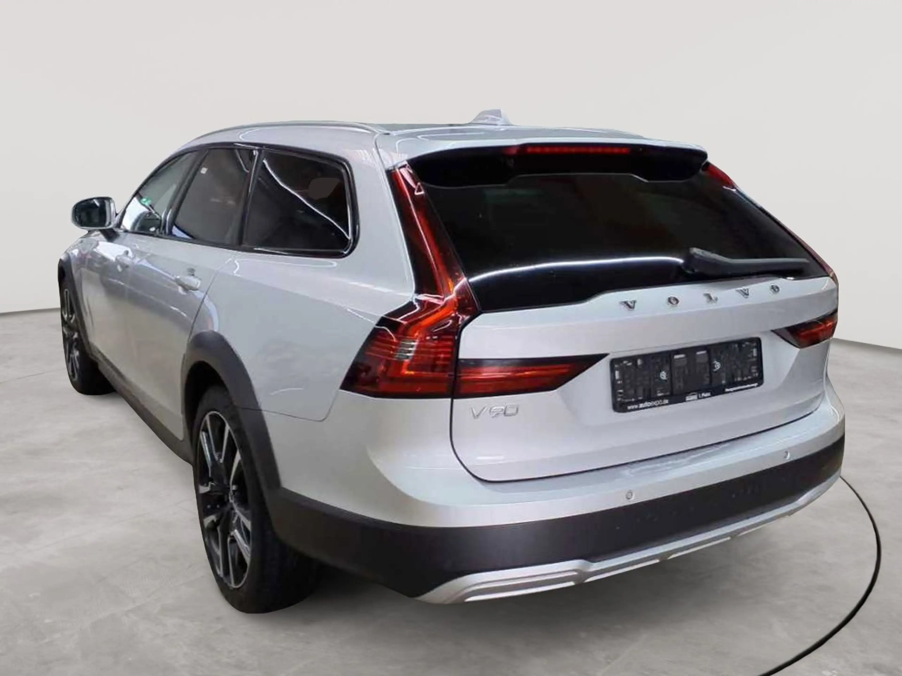 Volvo V90 V90 Cross Country B4 D AWD Pro AHK PANO LEDER — photo 5