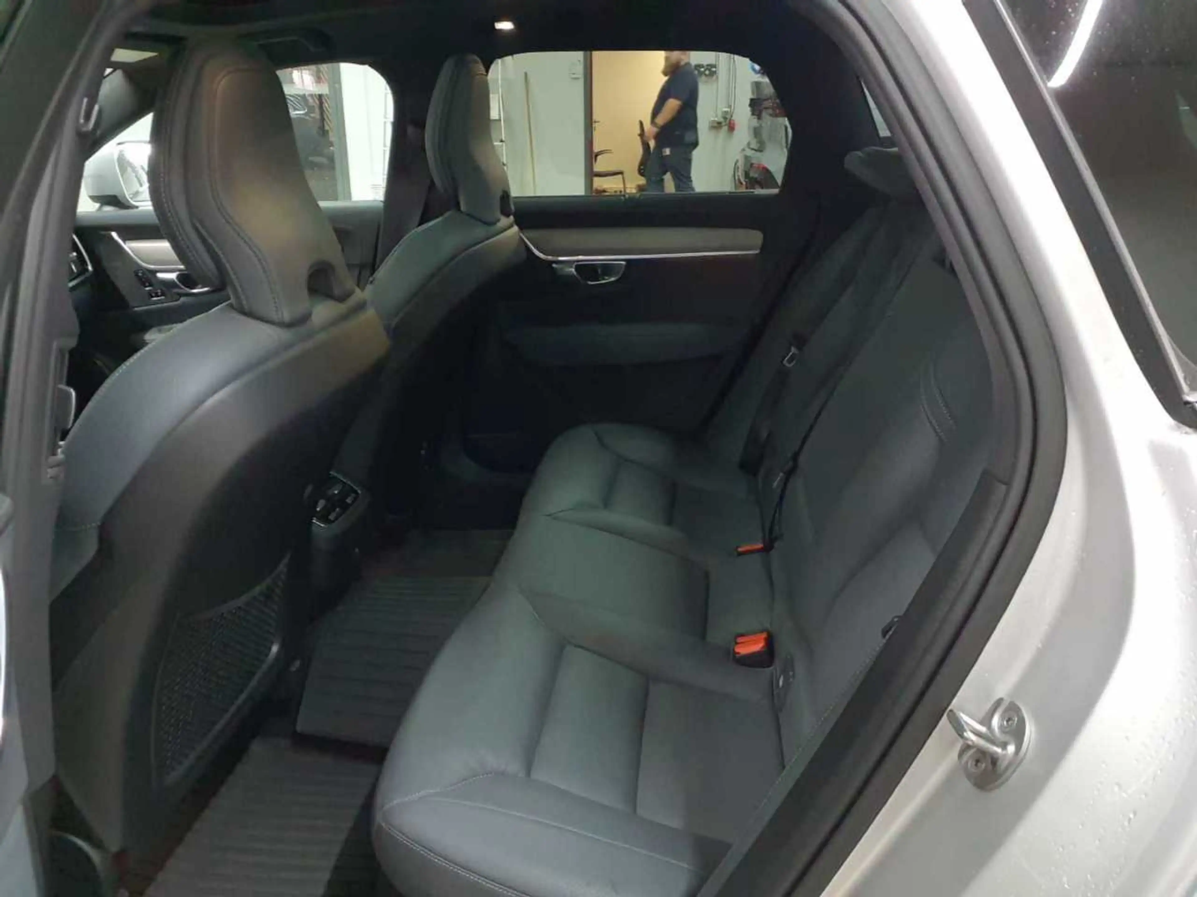 Volvo V90 V90 Cross Country B4 D AWD Pro AHK PANO LEDER — photo 13