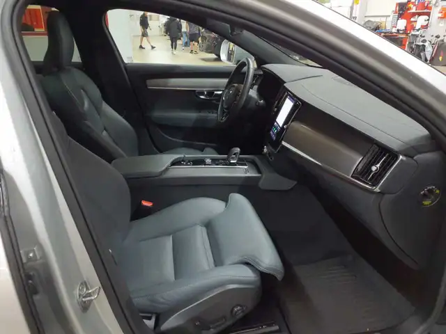 Volvo V90 view 8