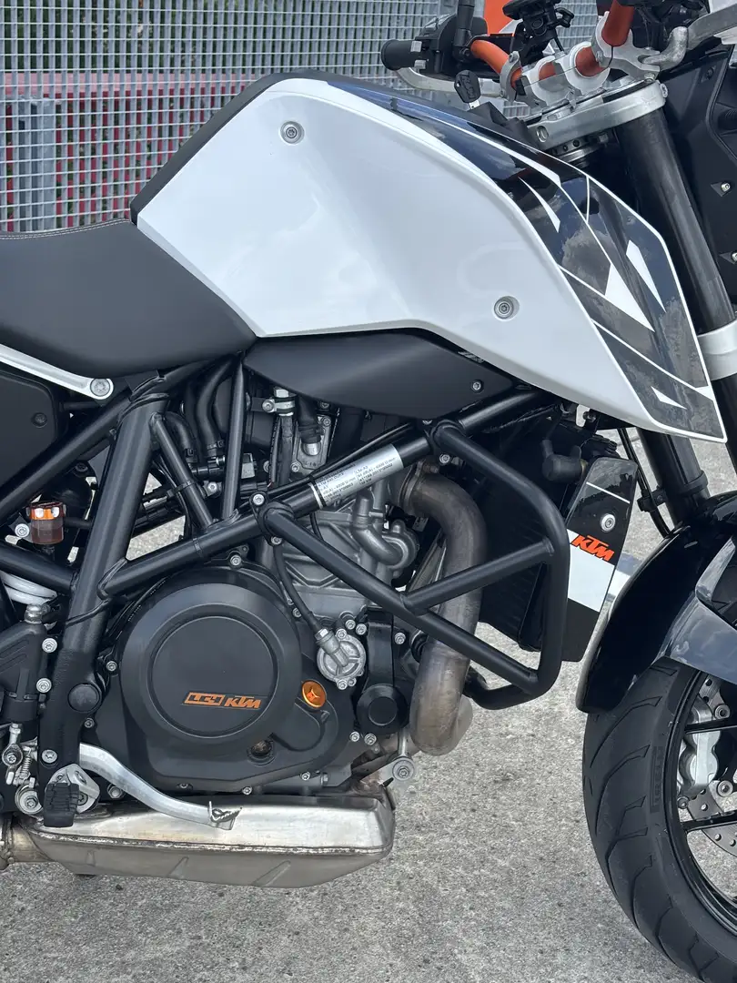 KTM 690 Duke 2016 Wit - 2