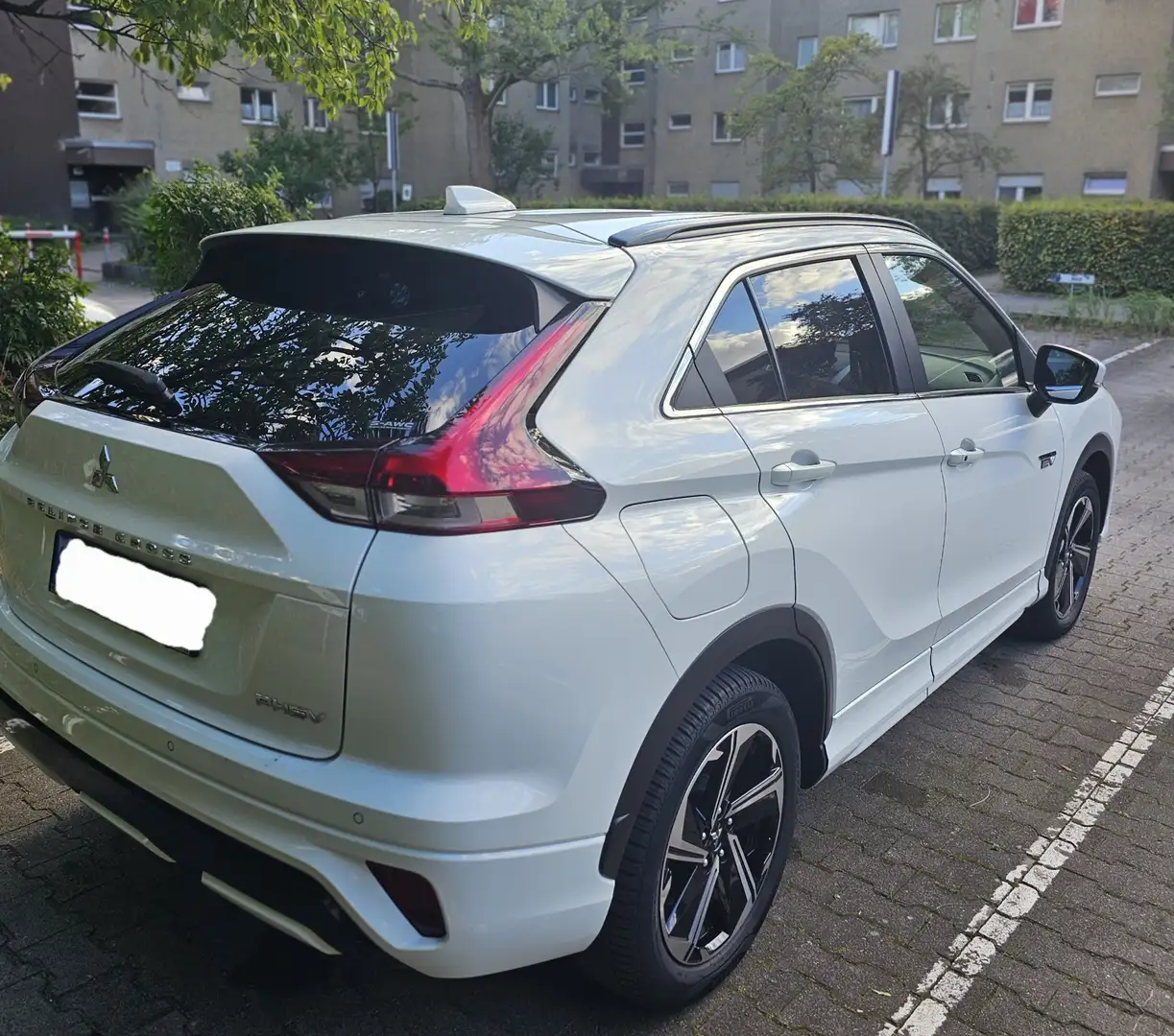 Mitsubishi Eclipse Cross Plug-In Hybrid 4WD Select - 2