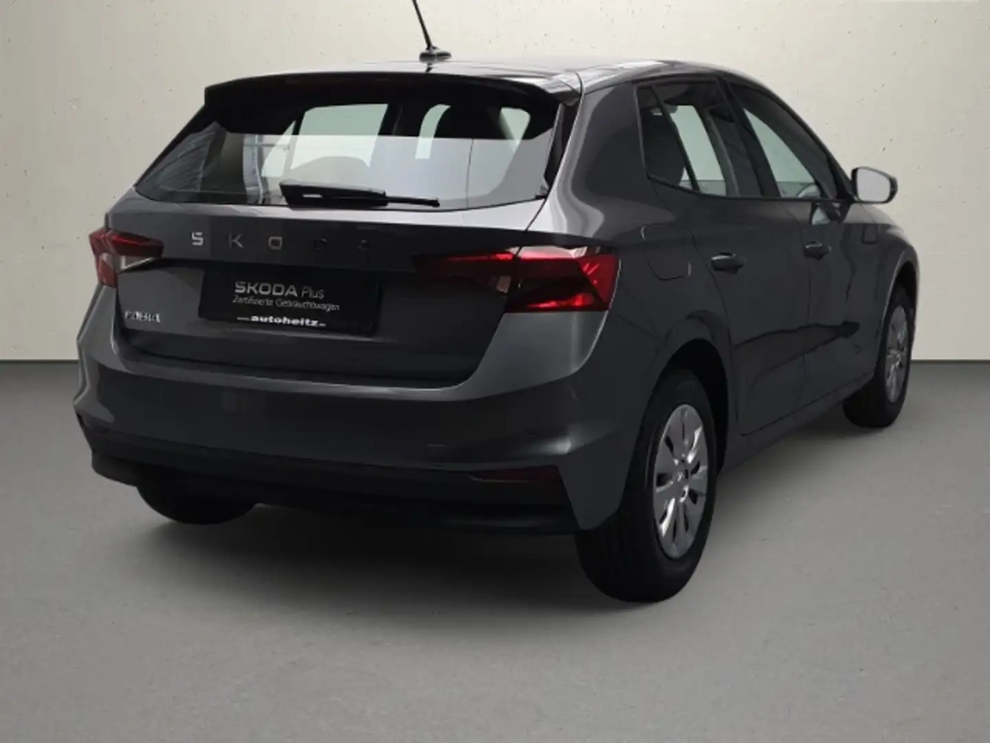 Skoda Fabia TSI Essence LED PDC SHZ Bluetooth Klima Gris - 2