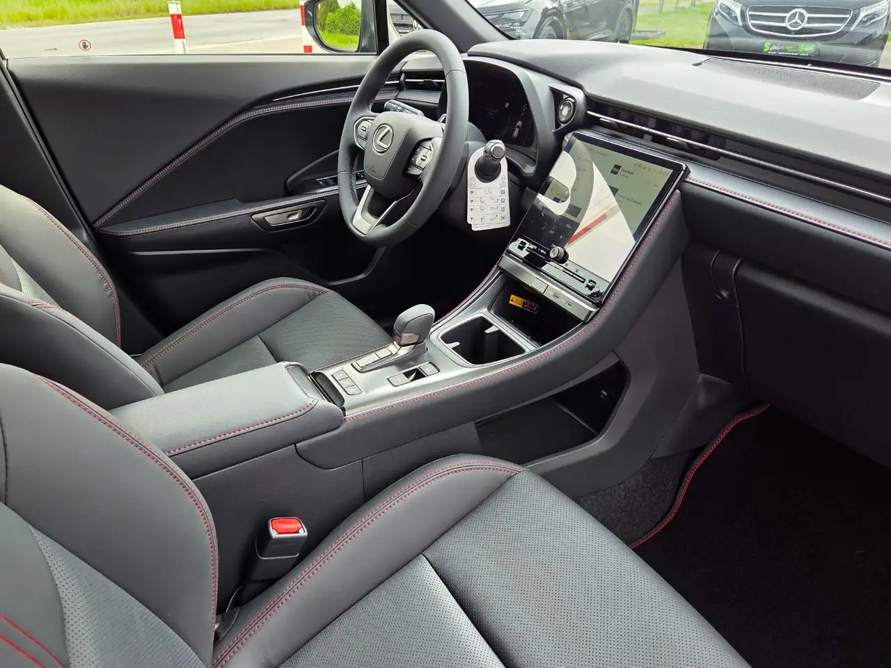 Lexus LBX 1,5 VVT-iE Elegant Black Edition 4X2 9