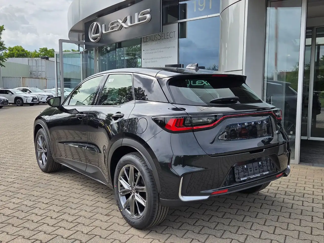 Lexus LBX 1,5 VVT-iE Elegant Black Edition 4X2 5