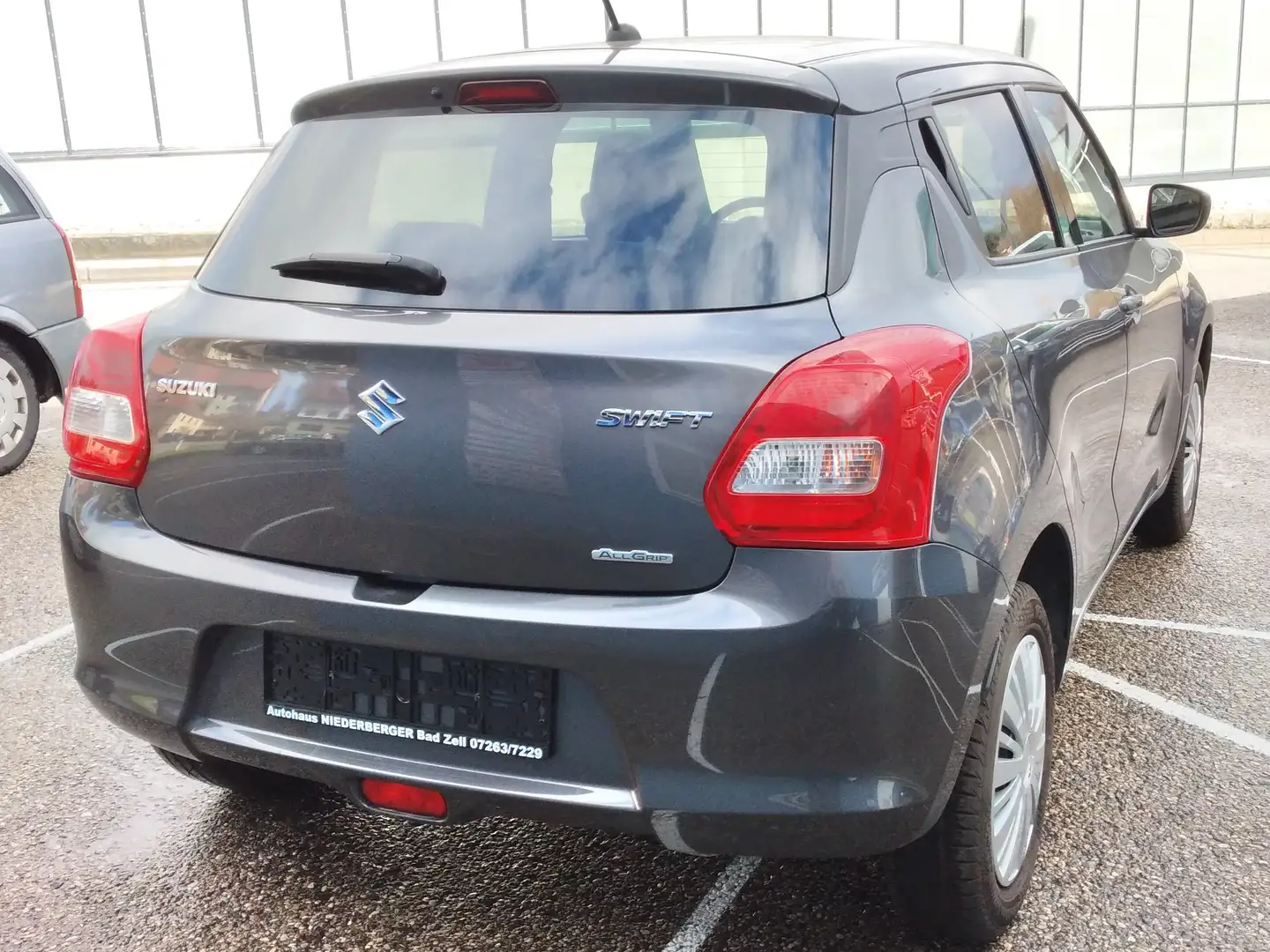 Suzuki Swift 1,2 DualJet Allgrip Shine Grau - 2
