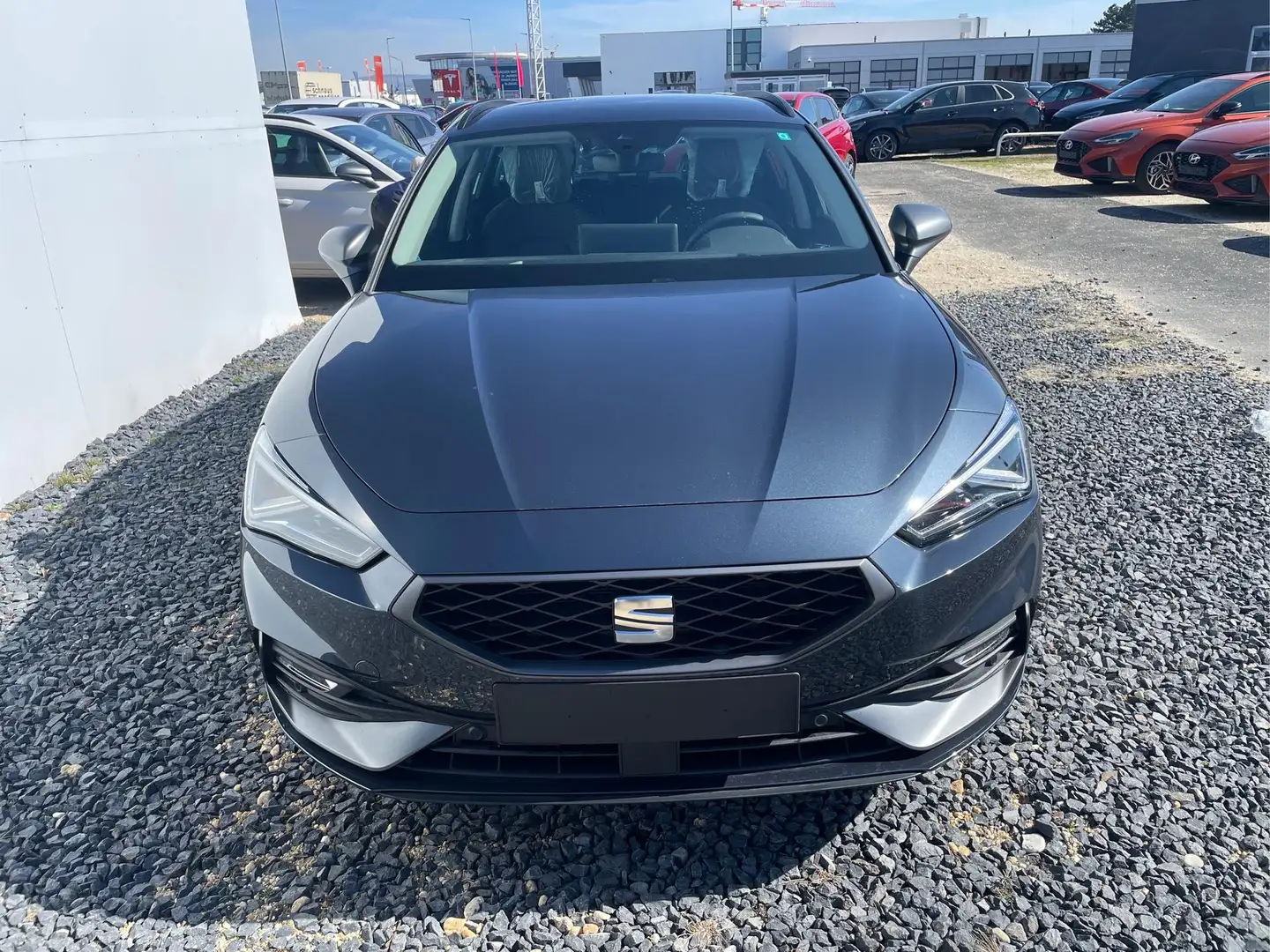 SEAT Leon Sportstourer FR 1.5 eTSI DSG MATRIX NAVI SHZ AC... Gris - 2