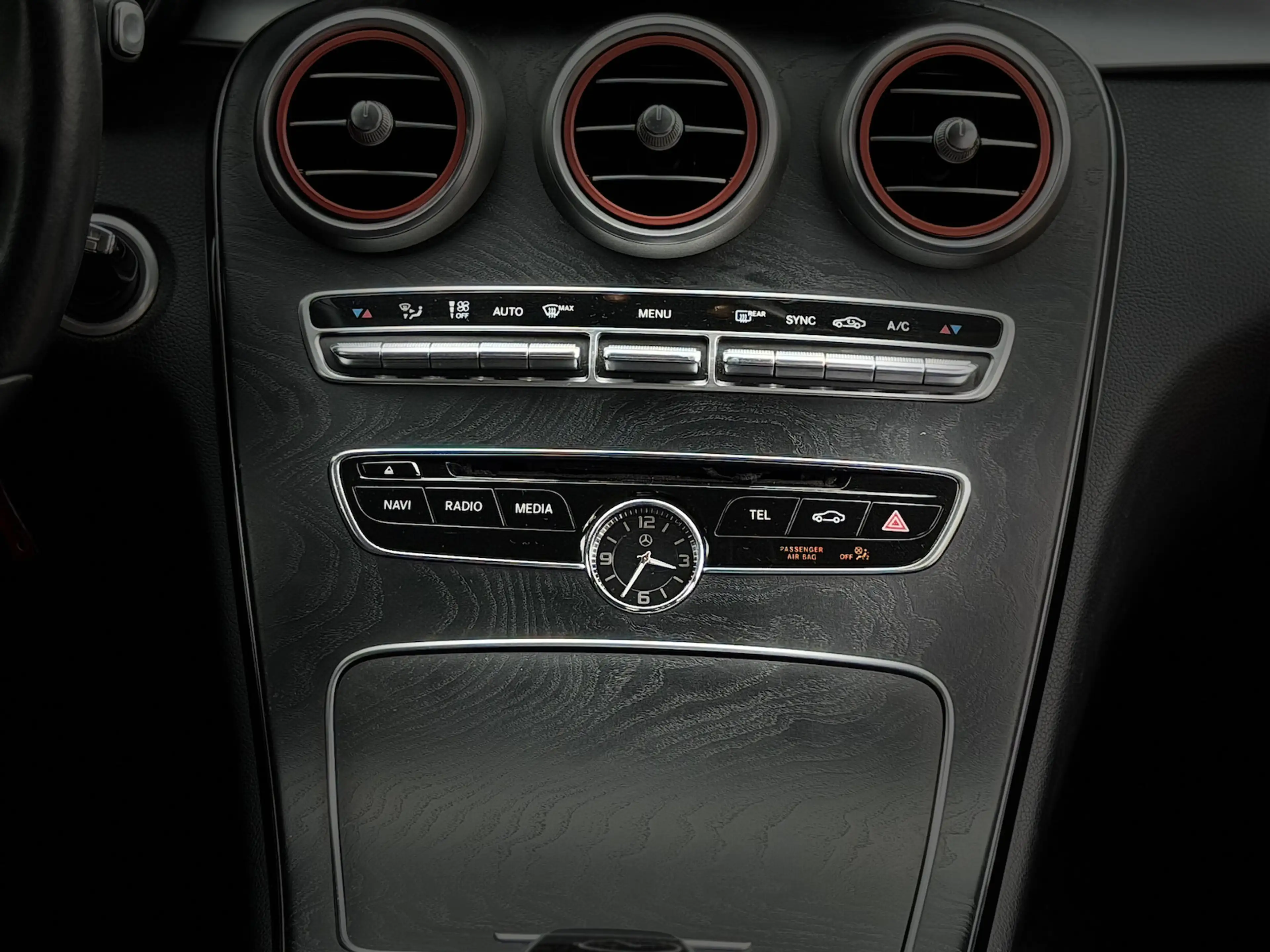 Mercedes-Benz C 250 AMG Line Limousine 360° Navi ACC — photo 13