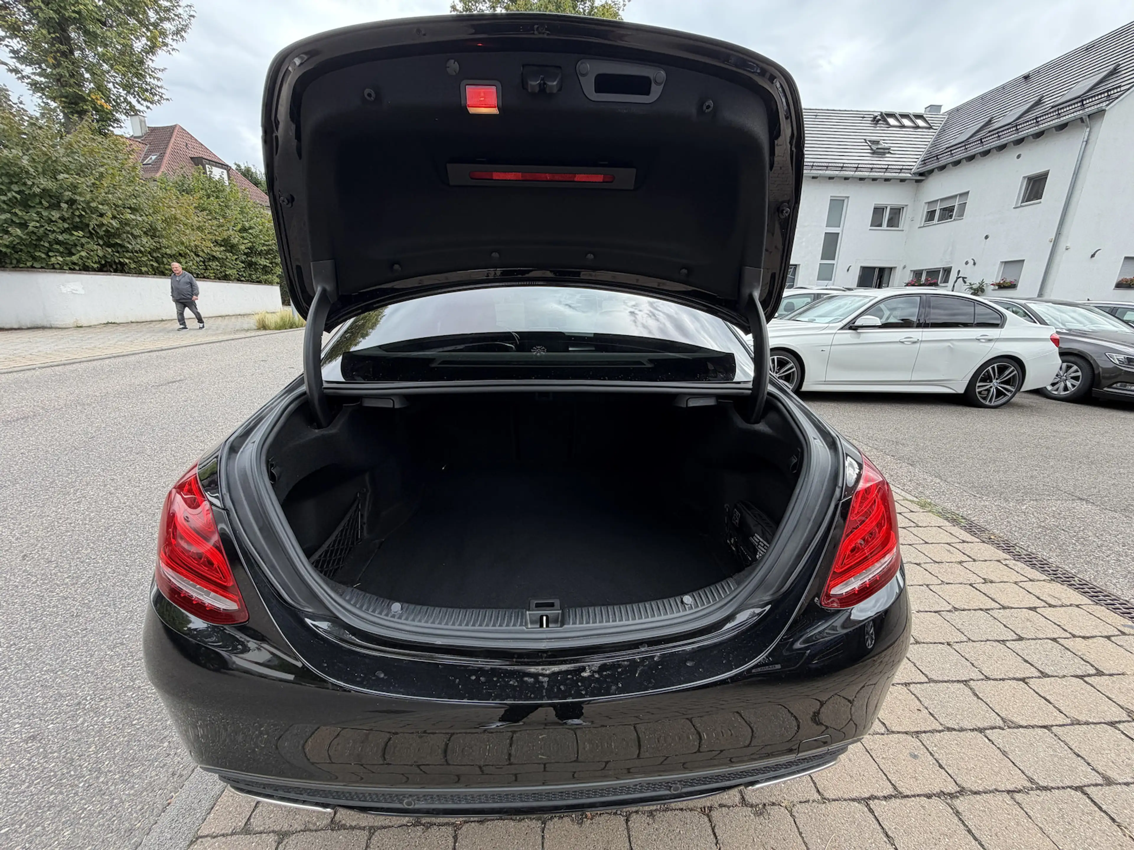 Mercedes-Benz C 250 AMG Line Limousine 360° Navi ACC — photo 9
