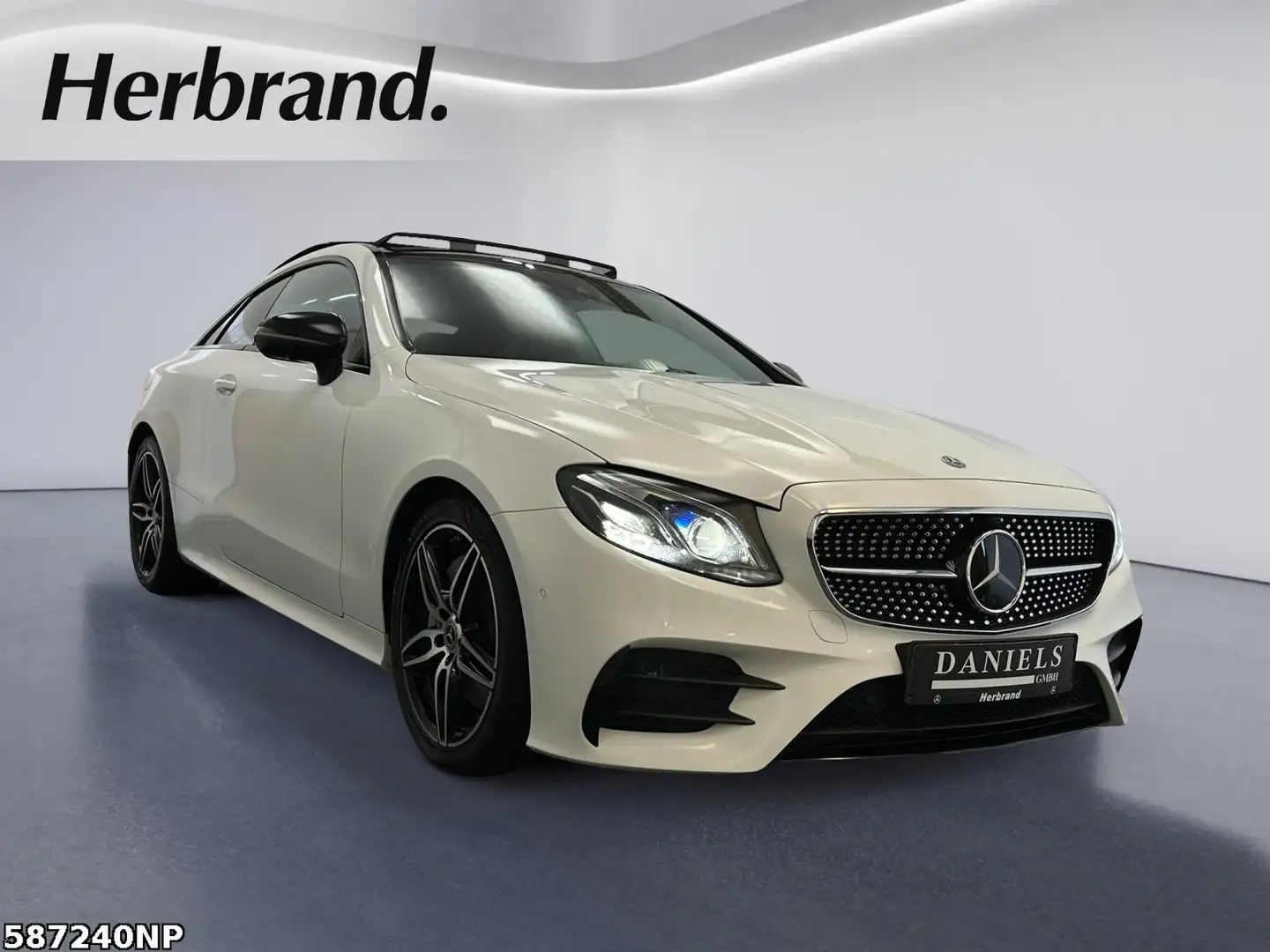 Mercedes-Benz E 350 d AMG Night Panorama 19" Multibeam 360° Weiß - 2