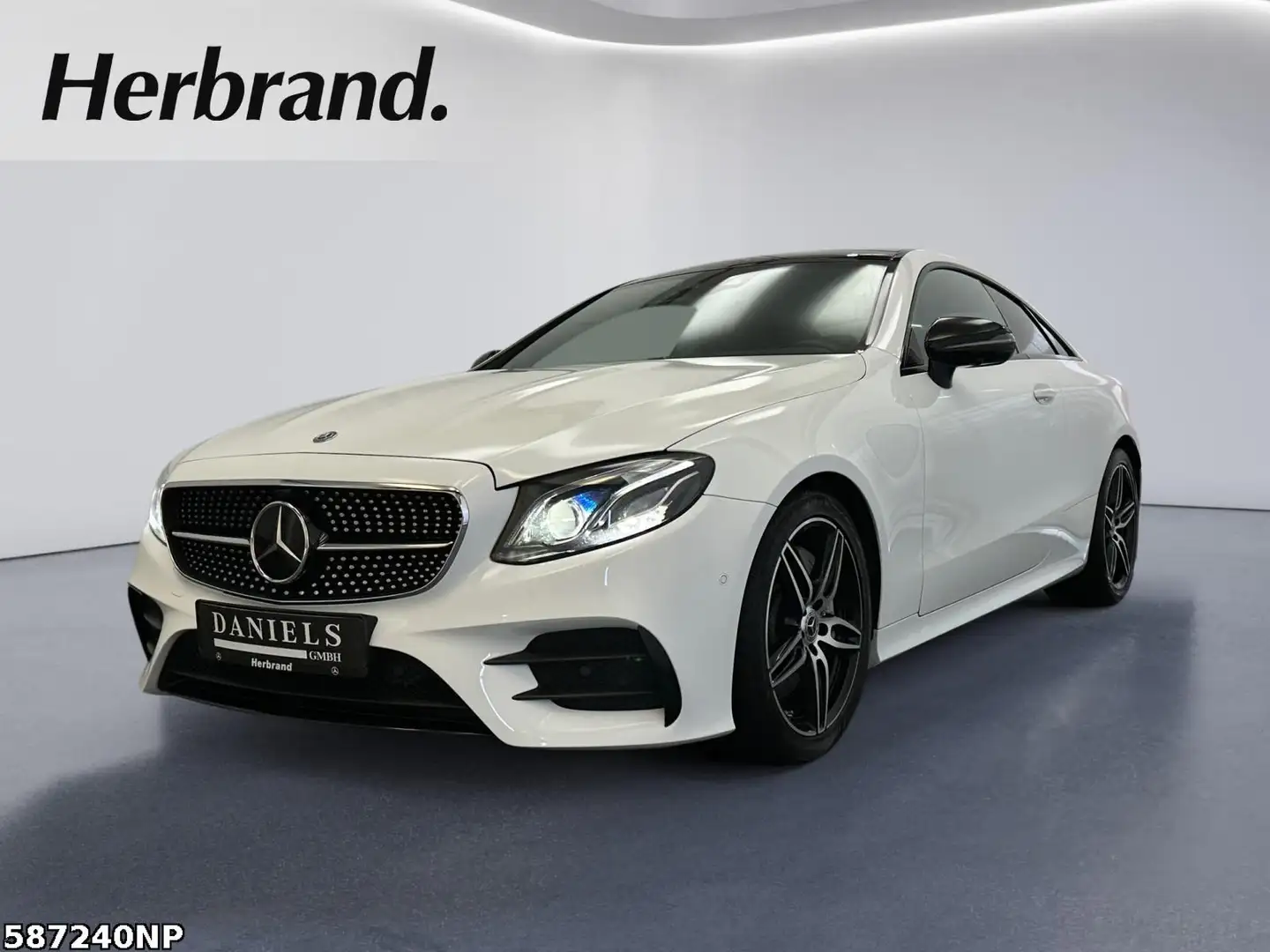 Mercedes-Benz E 350 d AMG Night Panorama 19" Multibeam 360° Weiß - 1