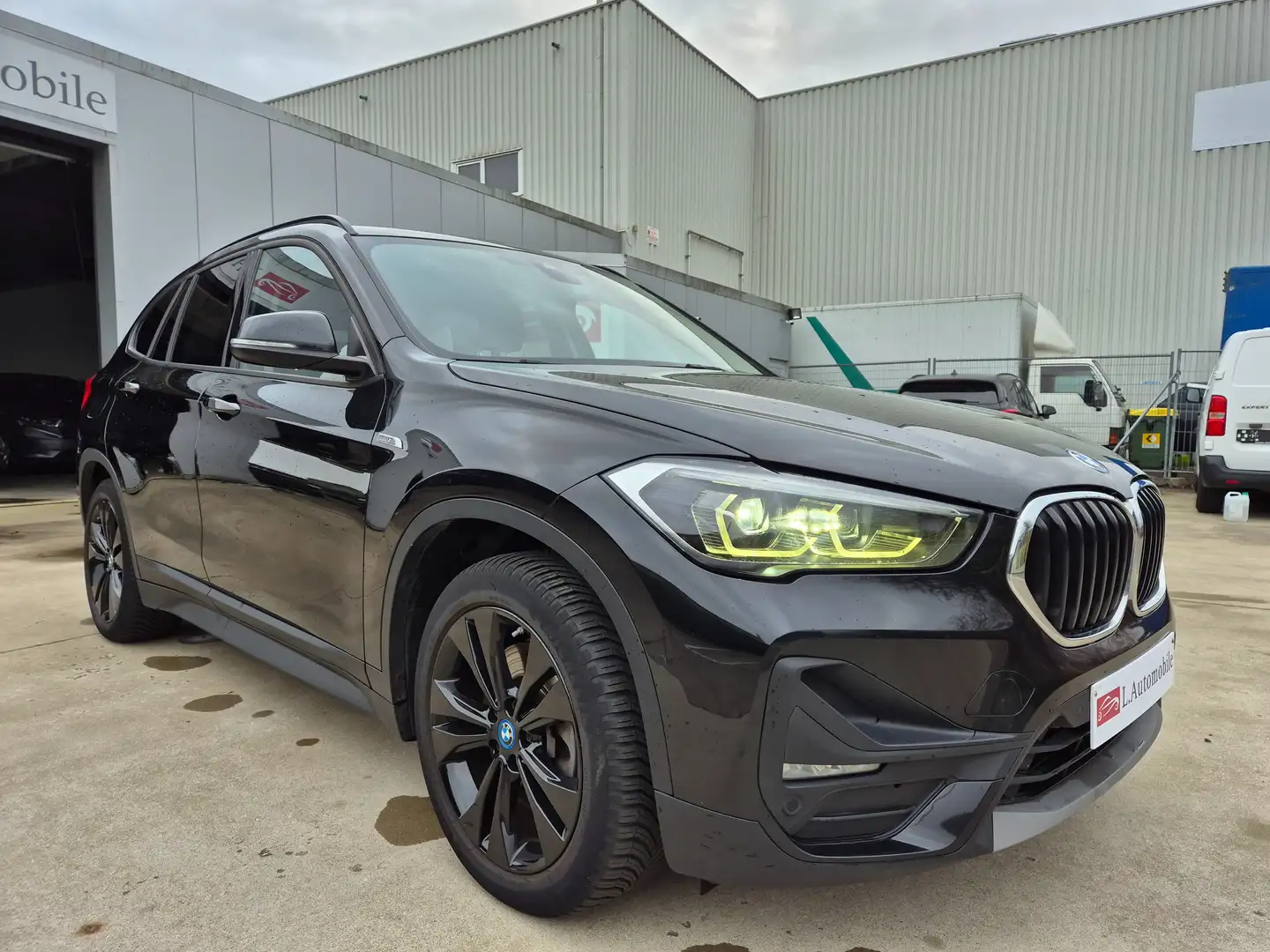 BMW X1 xDrive25e // 4WD // 220cv HYBRID // 2022 !! Noir - 2