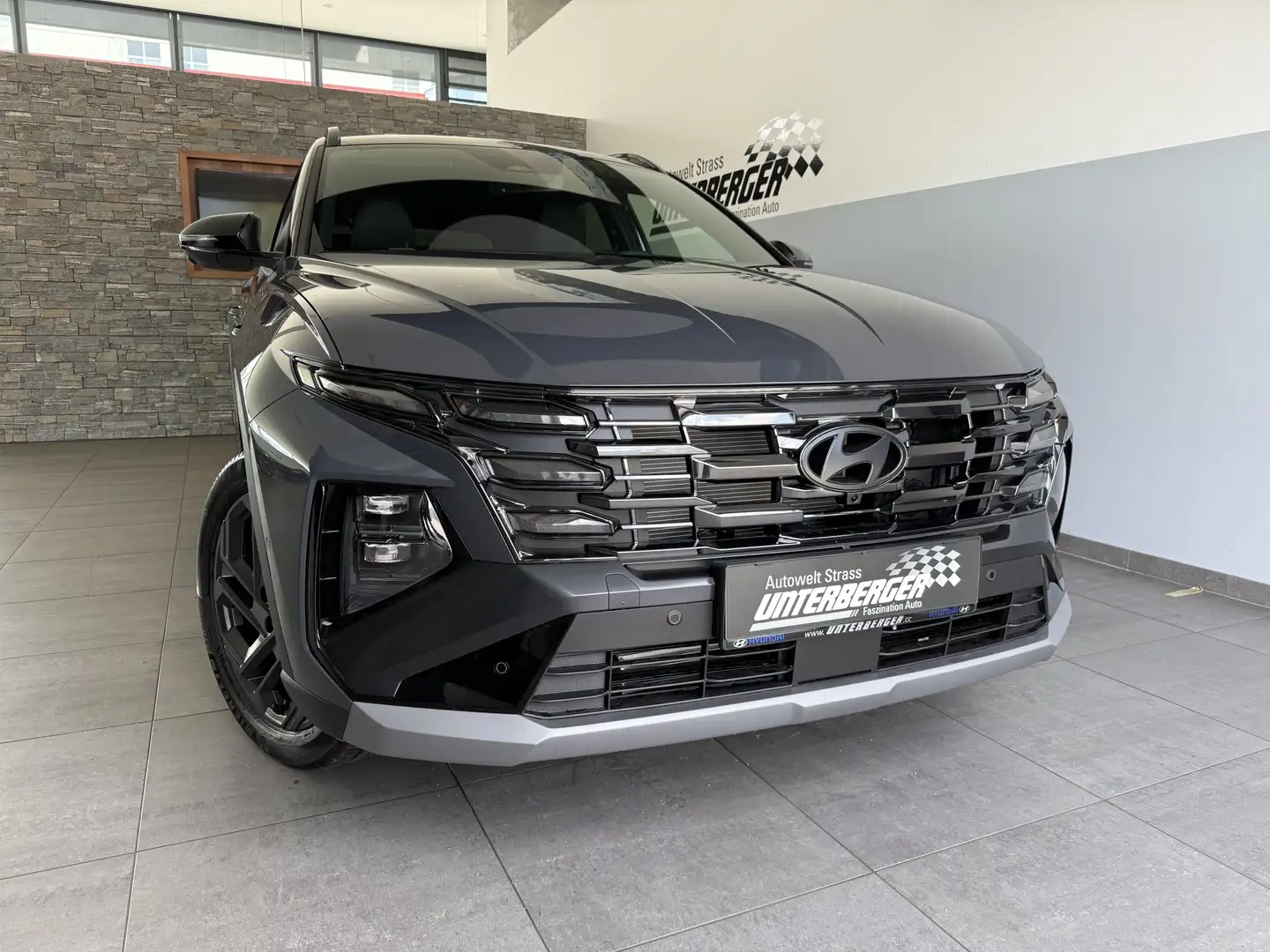 Hyundai TUCSON NX4 20th Anniversary 1,6 T-GDi PHEV 4WD AT Schwarz - 2