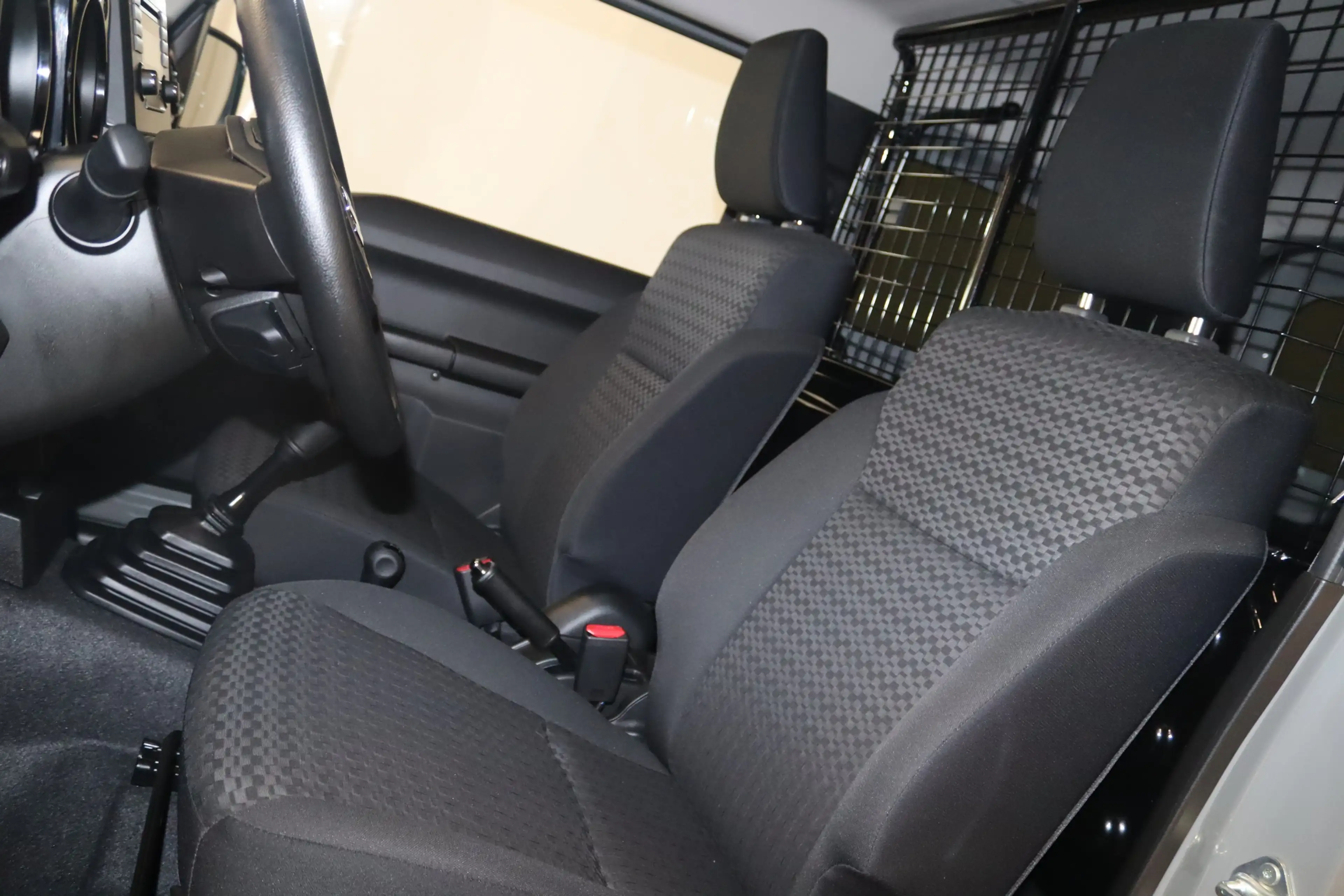 Suzuki Jimny Comfort AllGrip-Telefon-Spurhalte-SHZ-MFL- — photo 8