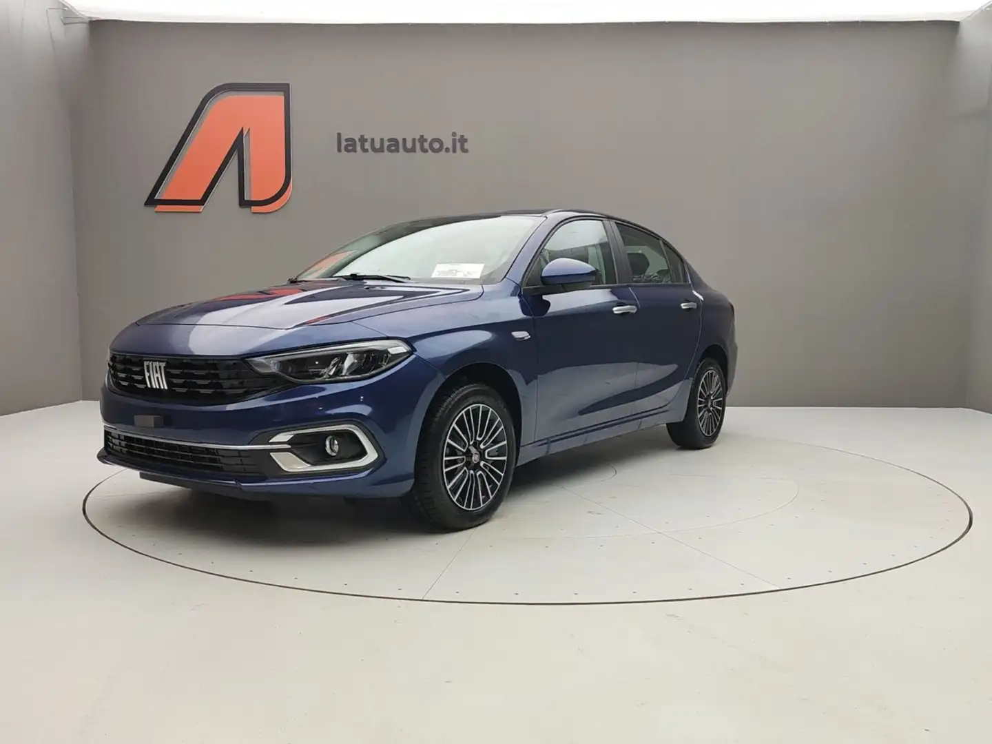 Fiat Tipo 1.6 D 130CV SEDAN CITY Синий - 1