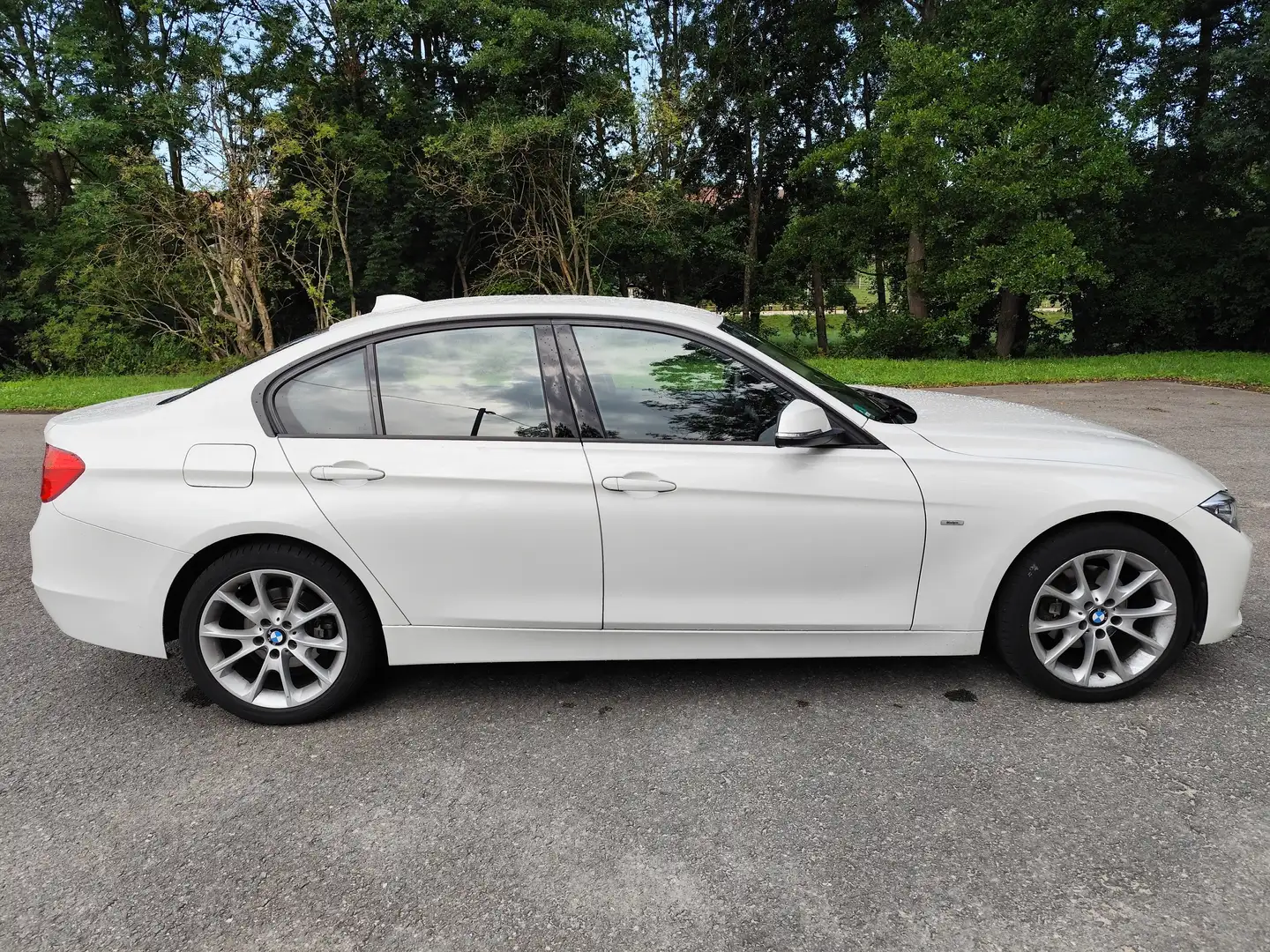 BMW 320 d xDrive erst 54969 km mit Garantie 1. Hand Blanc - 2