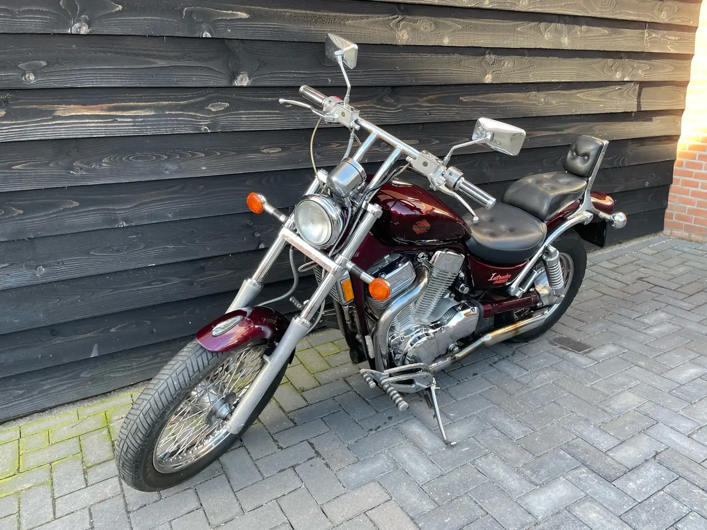 Suzuki VS 1400 suzuki vs1400 chopper Rot - 1