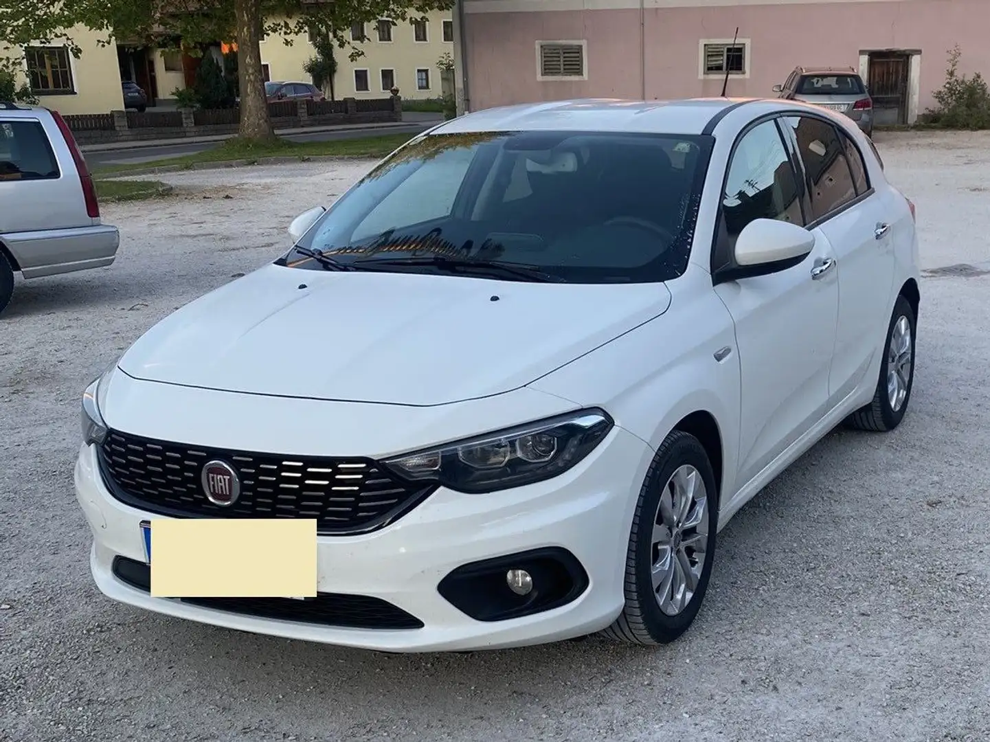 Fiat Tipo Tipo 1,6 MultiJet II 120 Lounge Lounge Weiß - 1